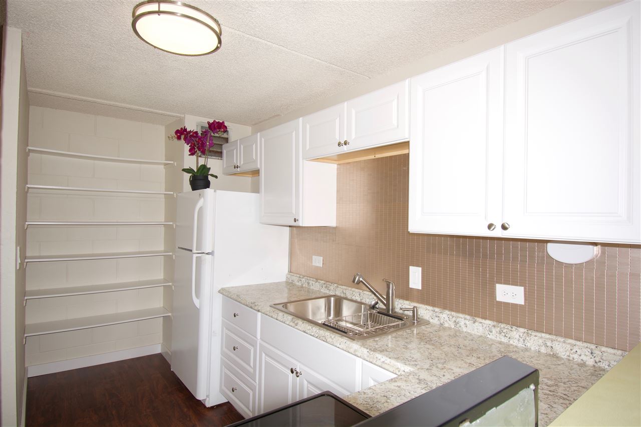 Harbor Lights condo # B-301, Kahului, Hawaii - photo 4 of 18