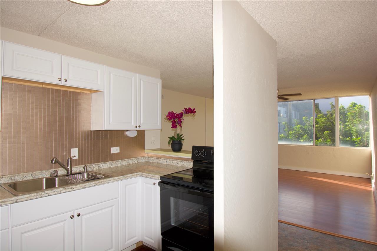 Harbor Lights condo # B-301, Kahului, Hawaii - photo 5 of 18