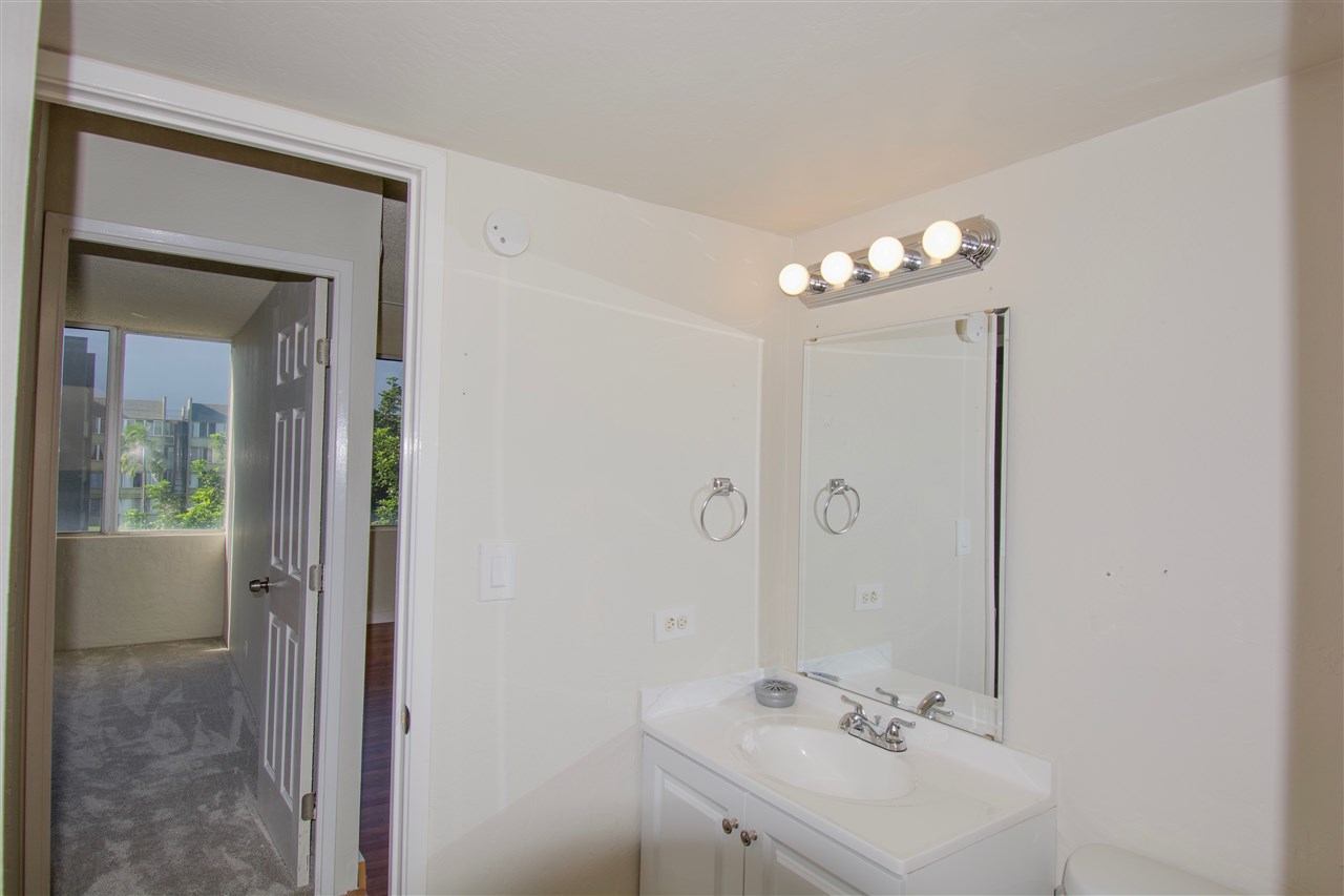 Harbor Lights condo # B-301, Kahului, Hawaii - photo 9 of 18