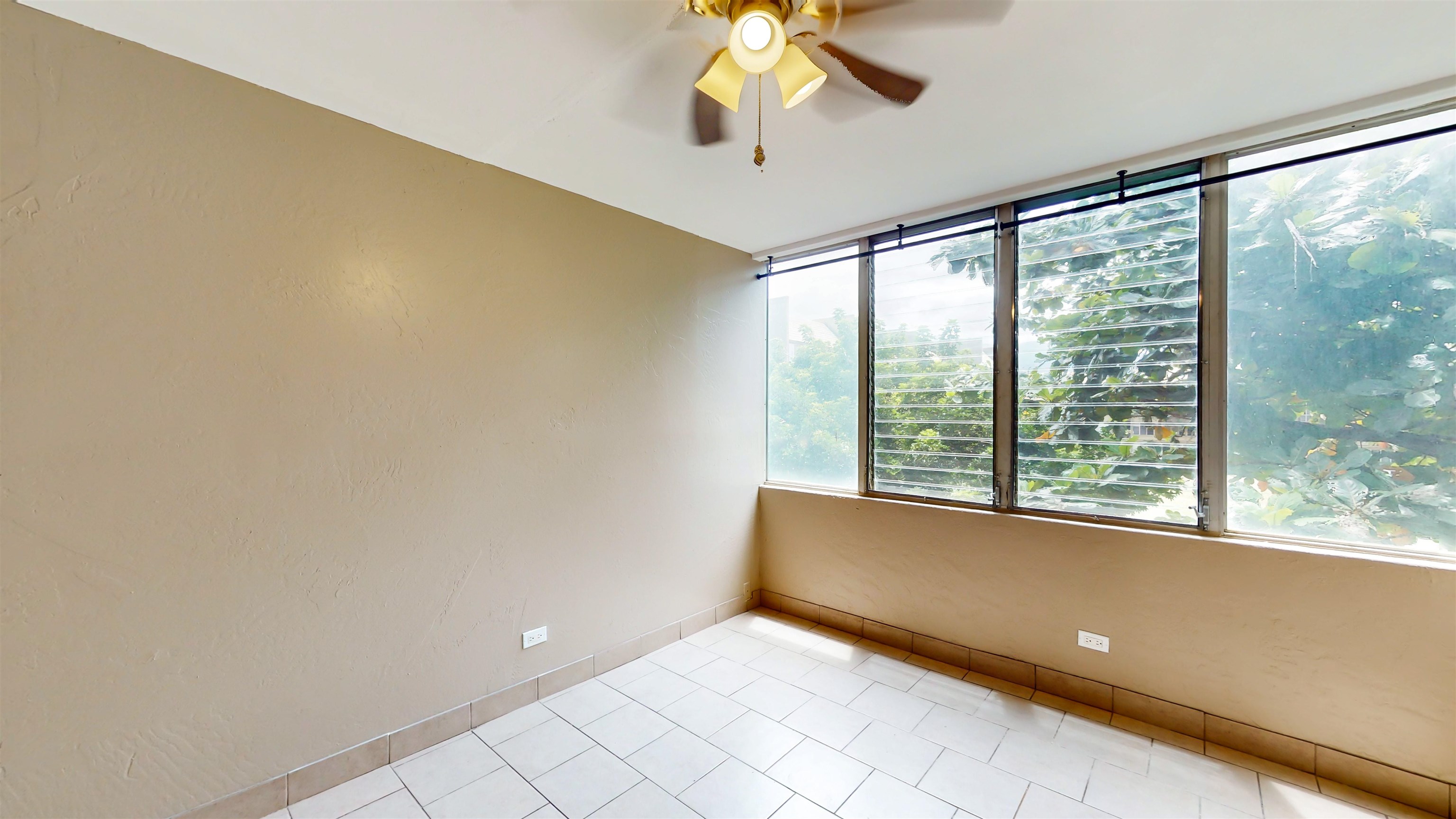 Harbor Lights condo # B303, Kahului, Hawaii - photo 6 of 21