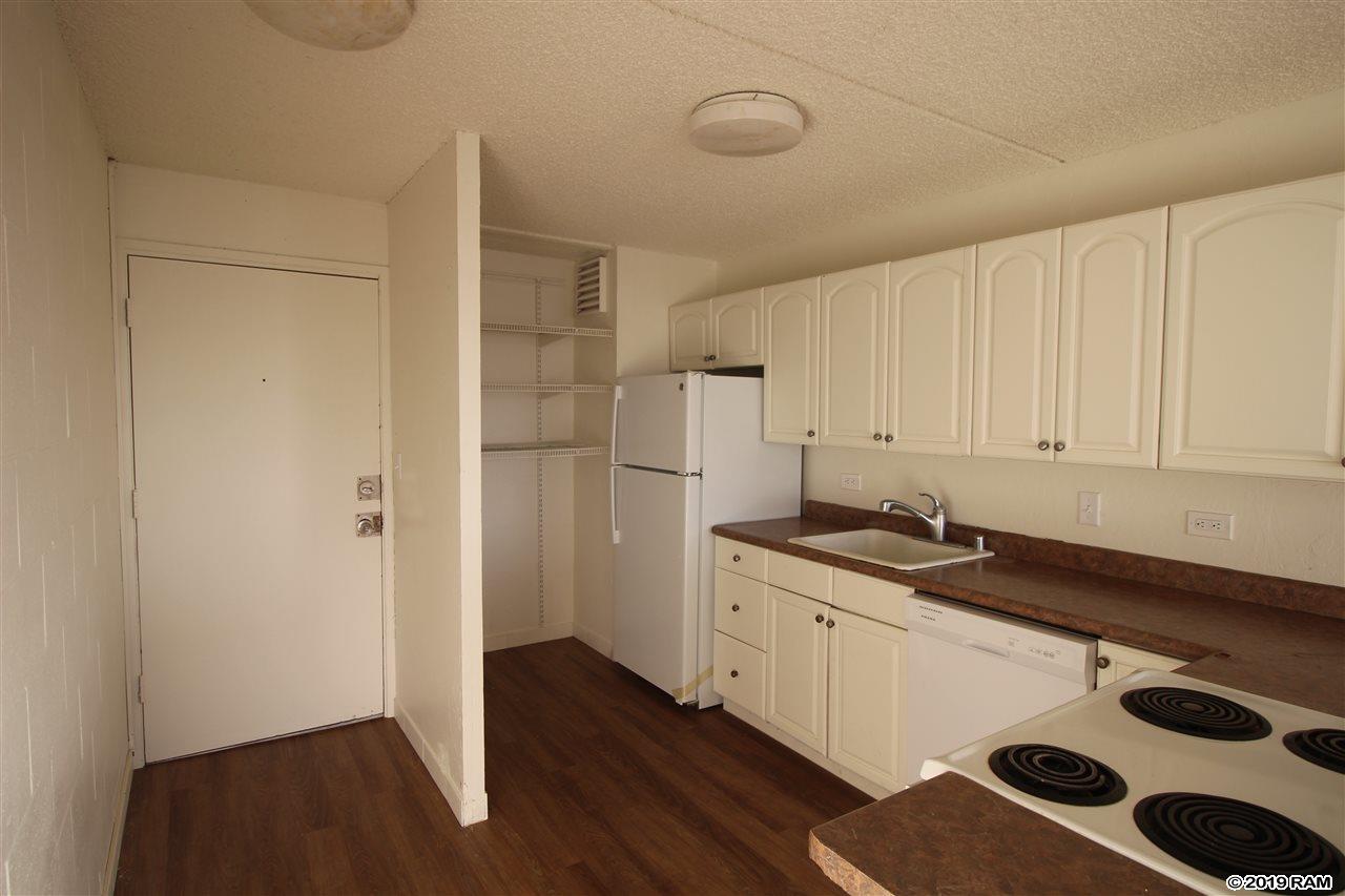 Harbor Lights condo # B304, Kahului, Hawaii - photo 12 of 21