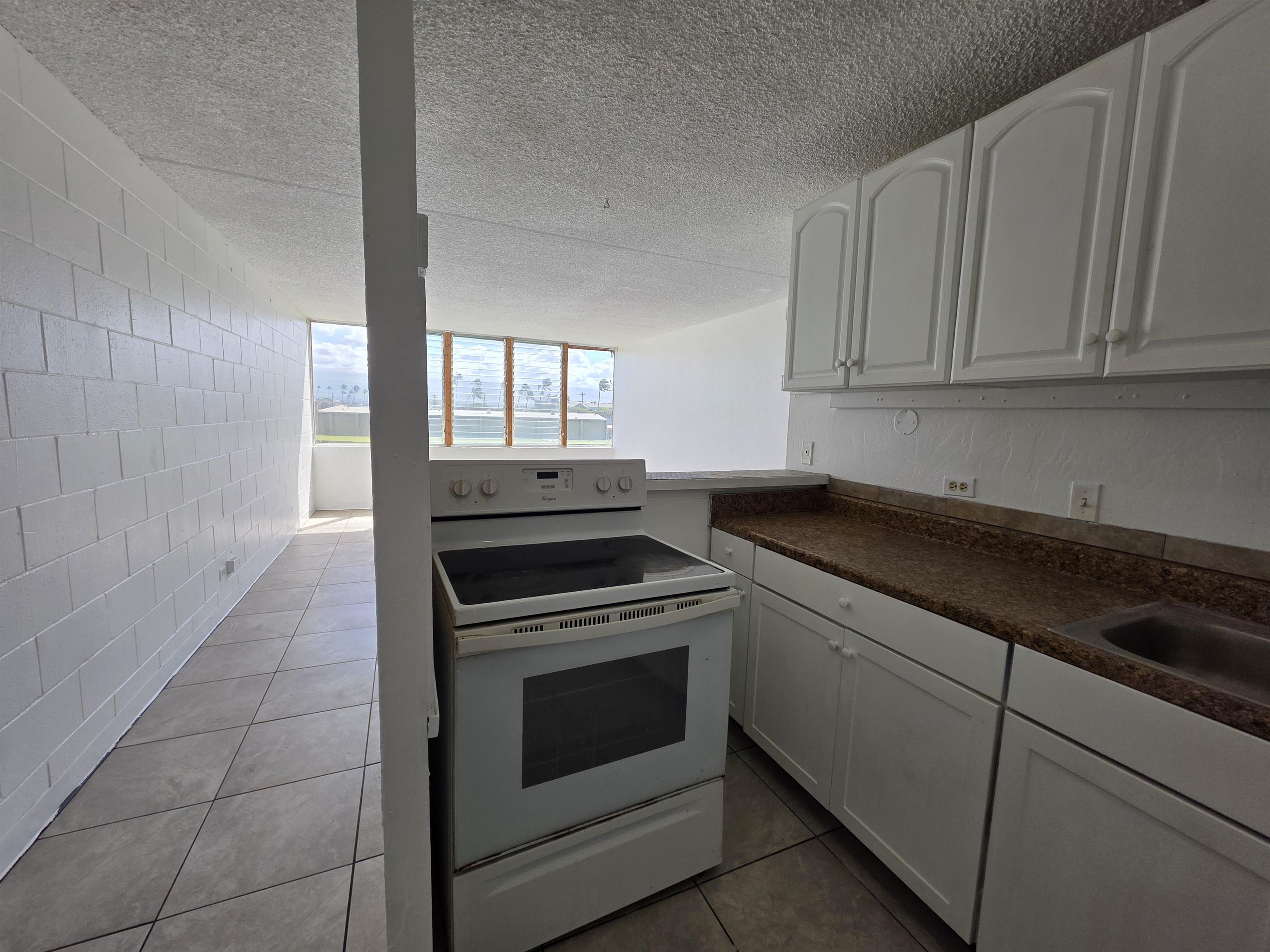 Harbor Lights condo # B306, Kahului, Hawaii - photo 3 of 29