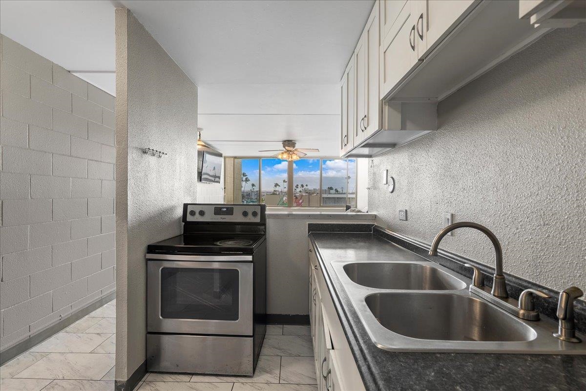 Harbor Lights condo # B-314, Kahului, Hawaii - photo 17 of 32