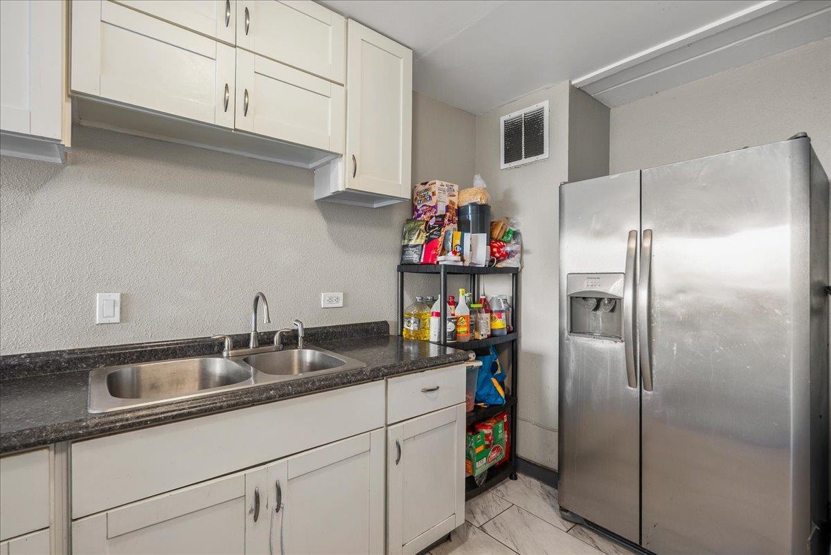 Harbor Lights condo # B-314, Kahului, Hawaii - photo 20 of 32