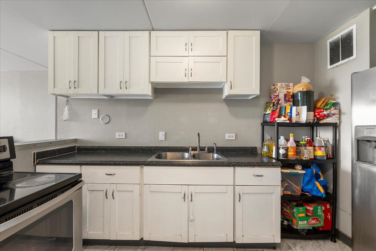 Harbor Lights condo # B-314, Kahului, Hawaii - photo 3 of 32