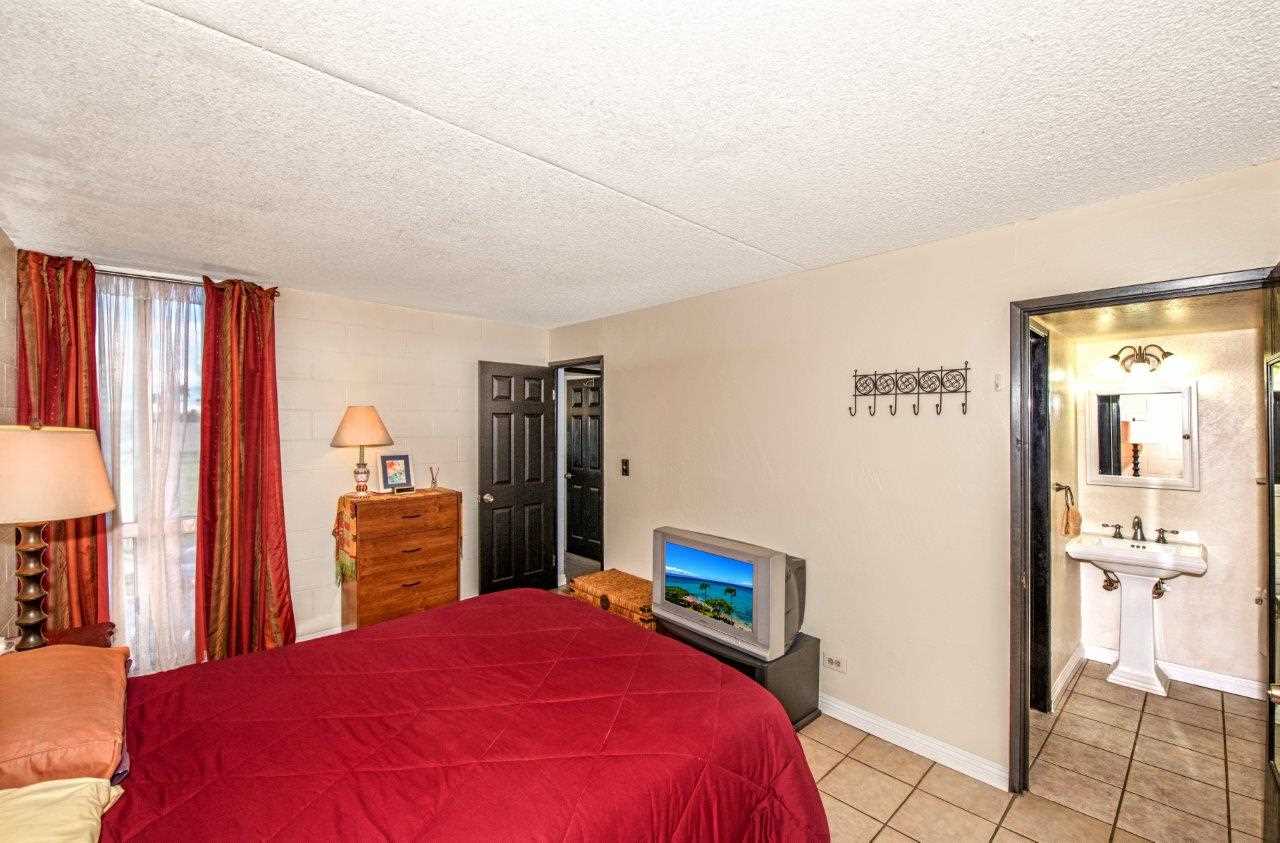 Harbor Lights condo # B316, Kahului, Hawaii - photo 4 of 16