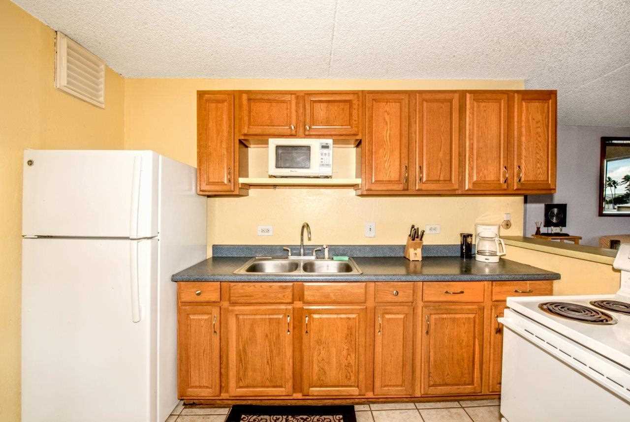 Harbor Lights condo # B316, Kahului, Hawaii - photo 9 of 16