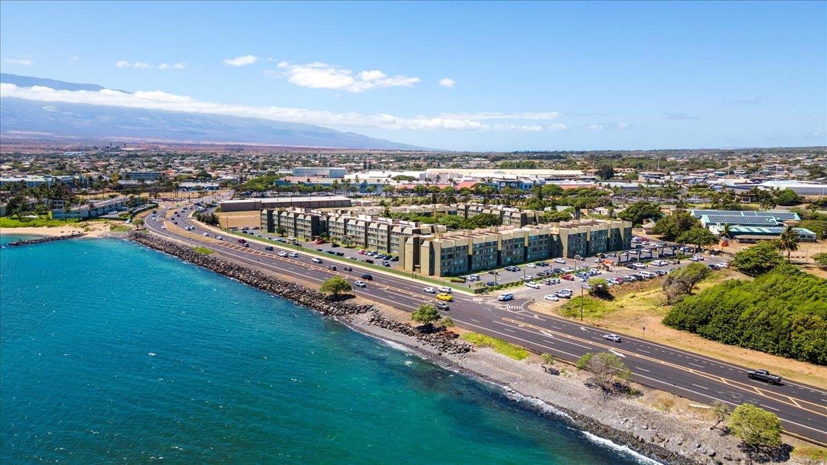 Harbor Lights condo # B401, Kahului, Hawaii - photo 3 of 36