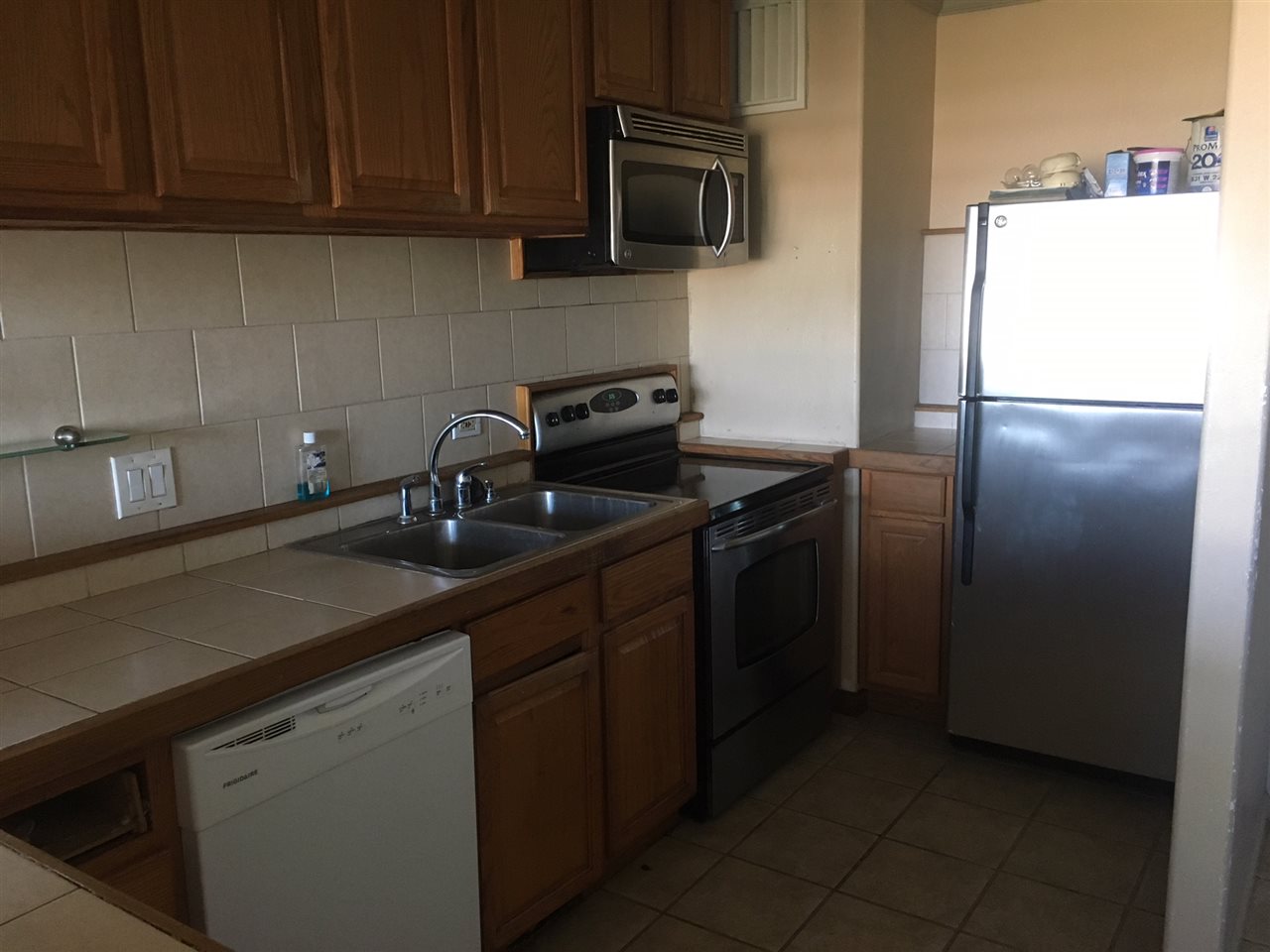 Harbor Lights condo # B402, Kahului, Hawaii - photo 3 of 12