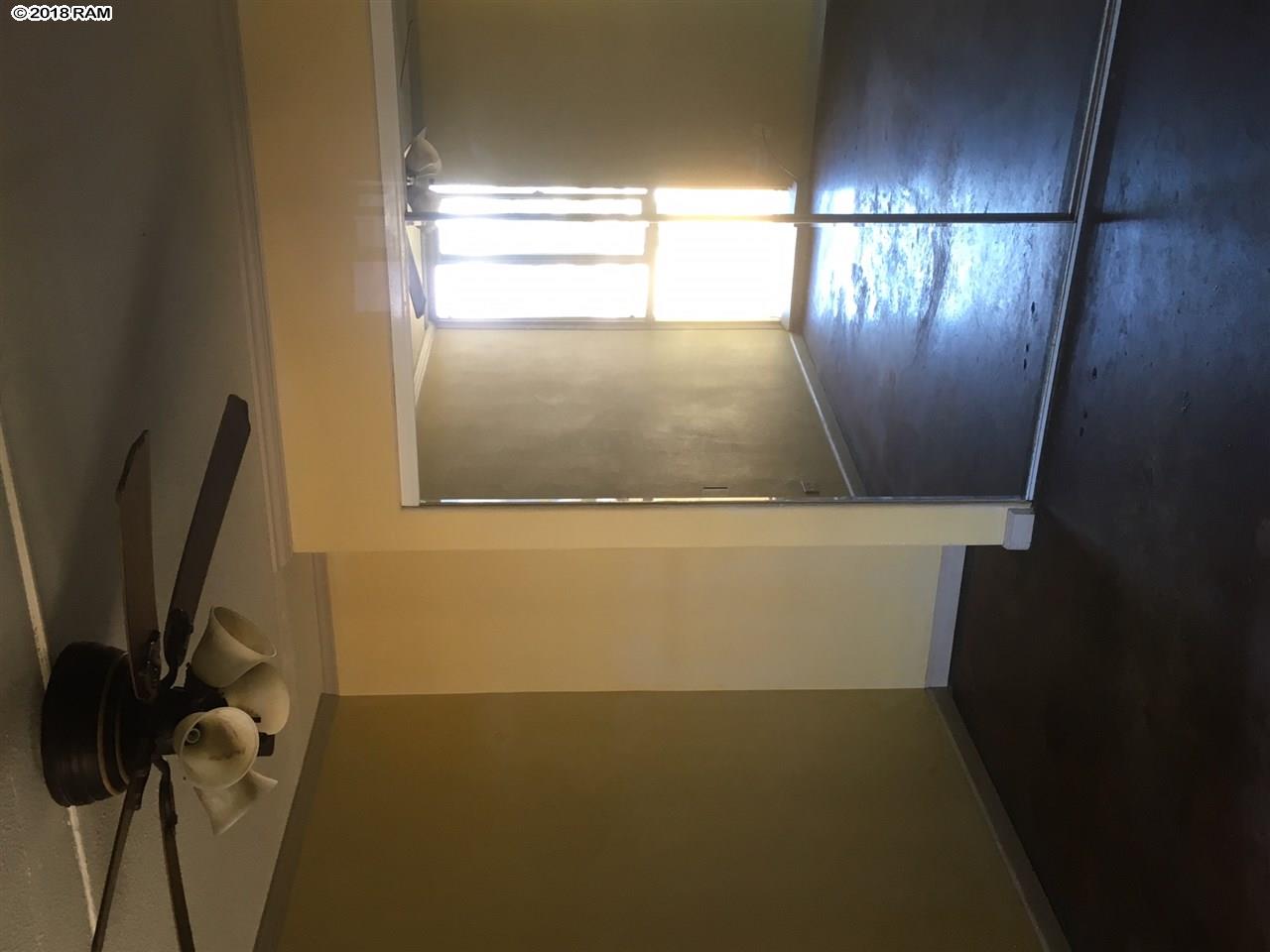 Harbor Lights condo # B402, Kahului, Hawaii - photo 5 of 12