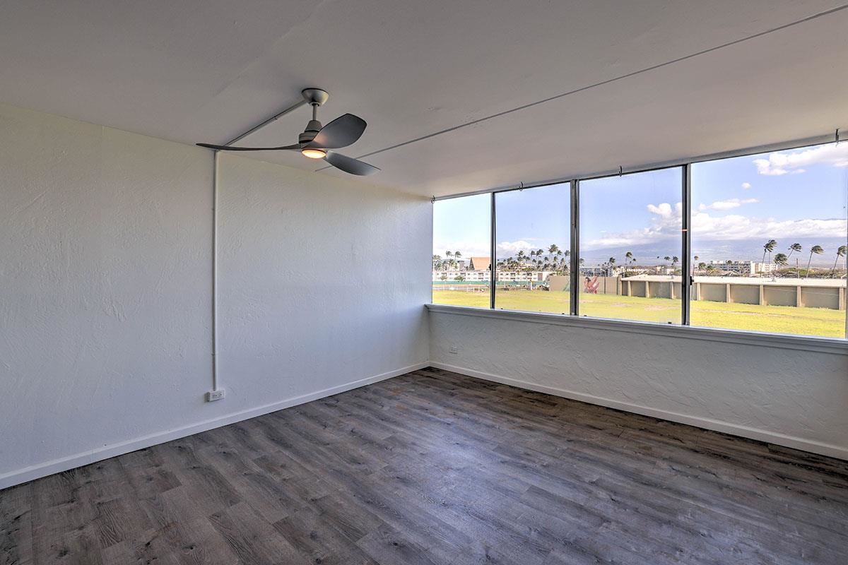 Harbor Lights condo # B404, Kahului, Hawaii - photo 4 of 16