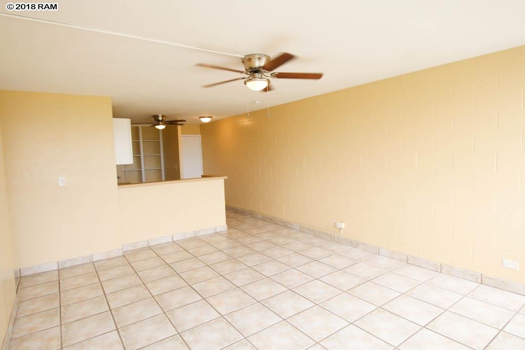 Harbor Lights condo # B406, Kahului, Hawaii - photo 11 of 28