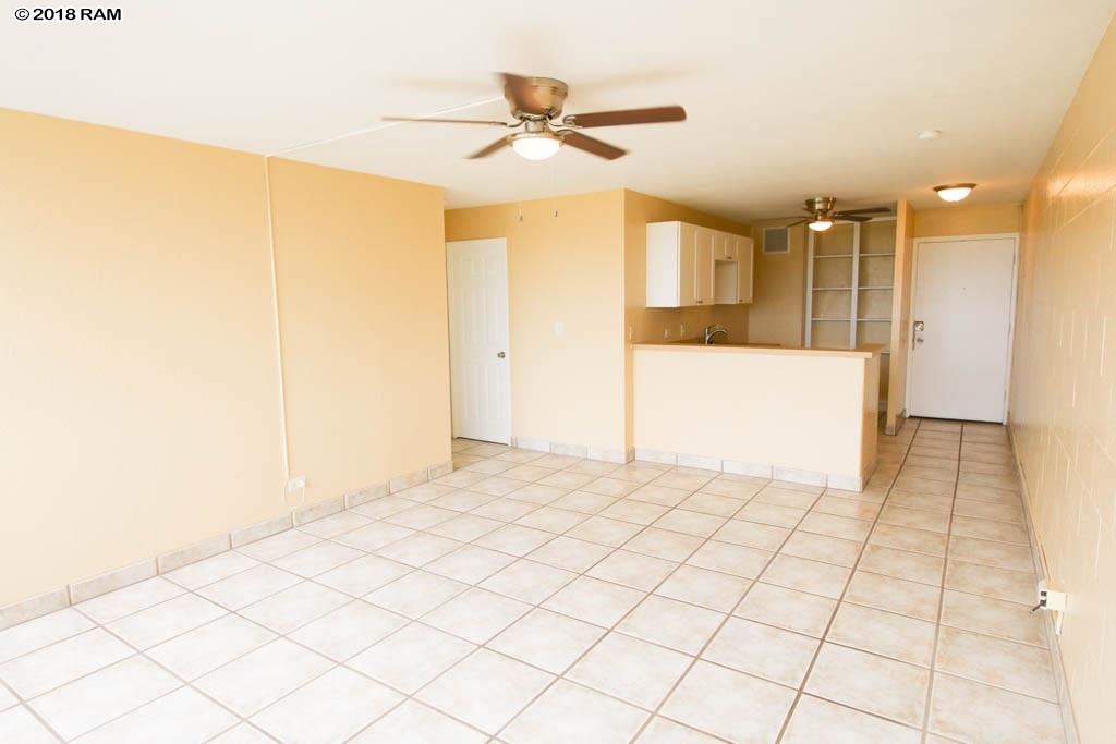 Harbor Lights condo # B406, Kahului, Hawaii - photo 12 of 28