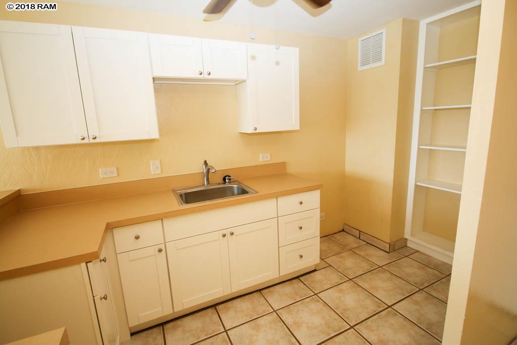 Harbor Lights condo # B406, Kahului, Hawaii - photo 25 of 28