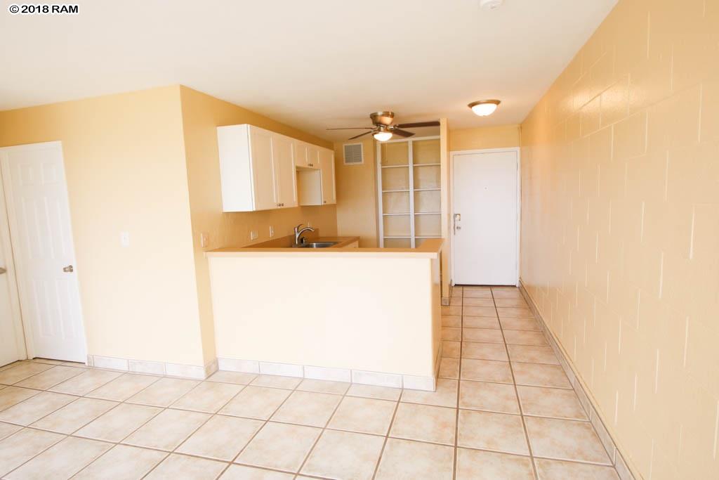 Harbor Lights condo # B406, Kahului, Hawaii - photo 6 of 28
