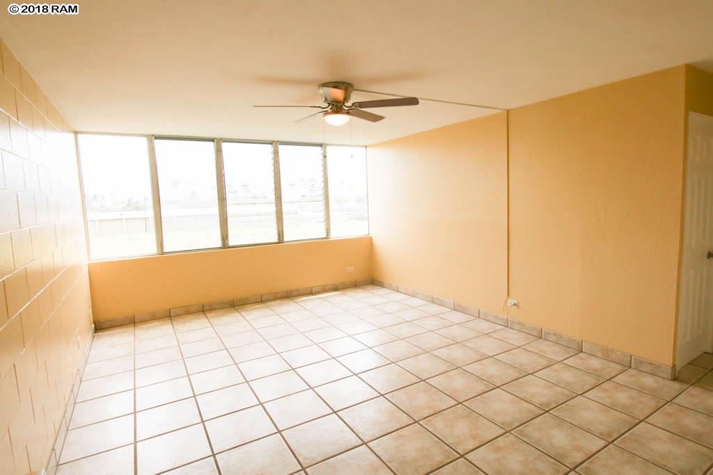 Harbor Lights condo # B406, Kahului, Hawaii - photo 10 of 28