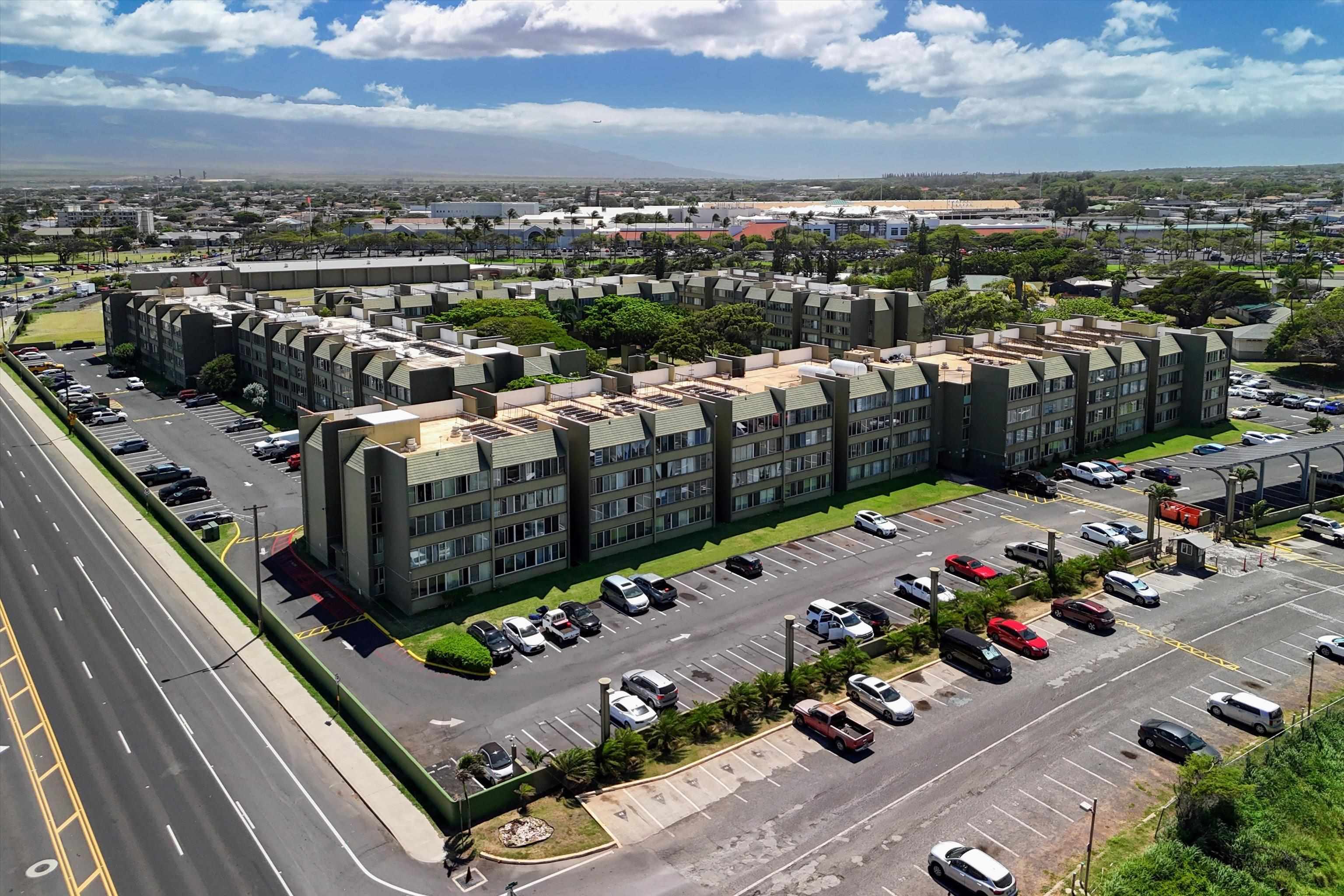 Harbor Lights condo # B415, Kahului, Hawaii - photo 33 of 36