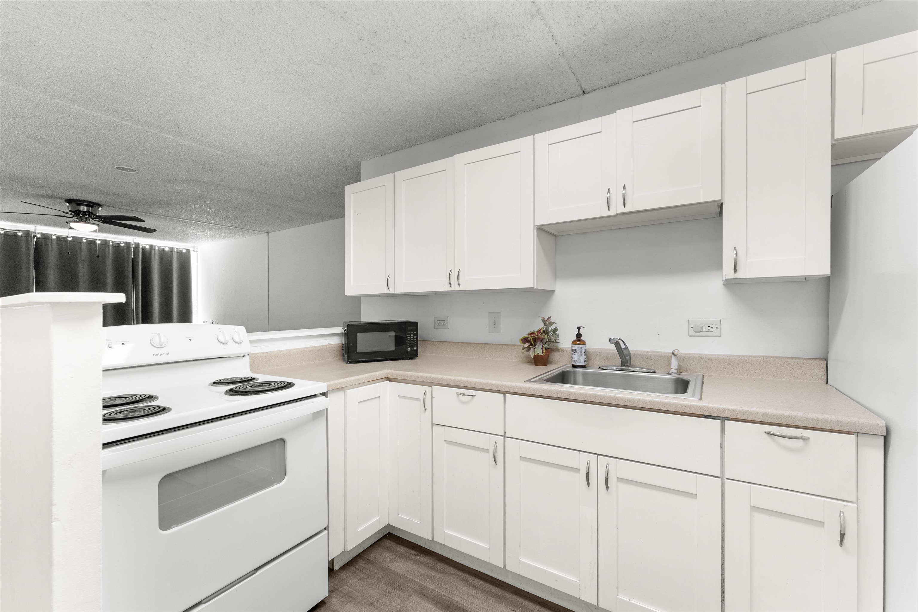 Harbor Lights condo # C102, Kahului, Hawaii - photo 3 of 24