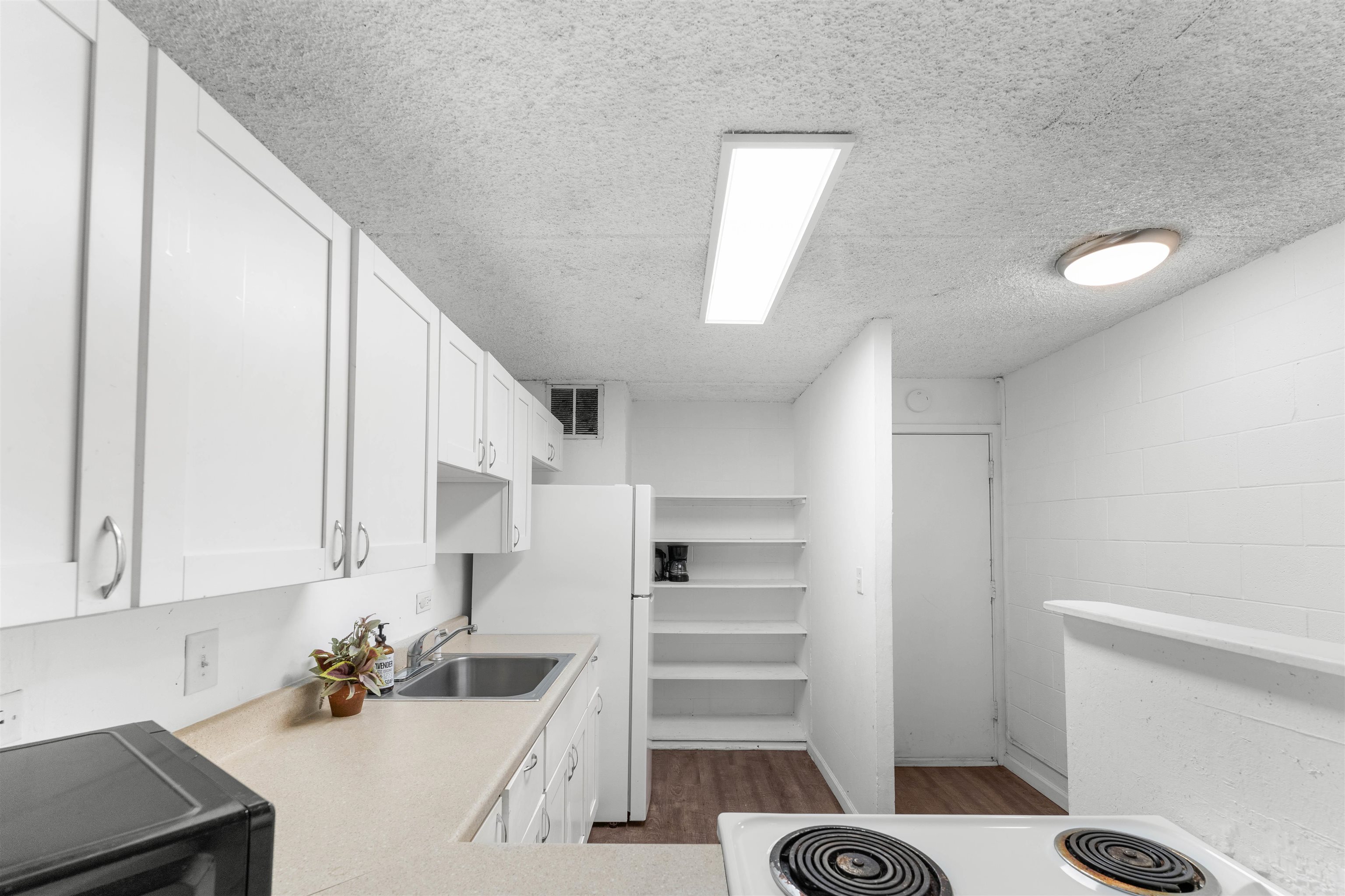 Harbor Lights condo # C102, Kahului, Hawaii - photo 4 of 24