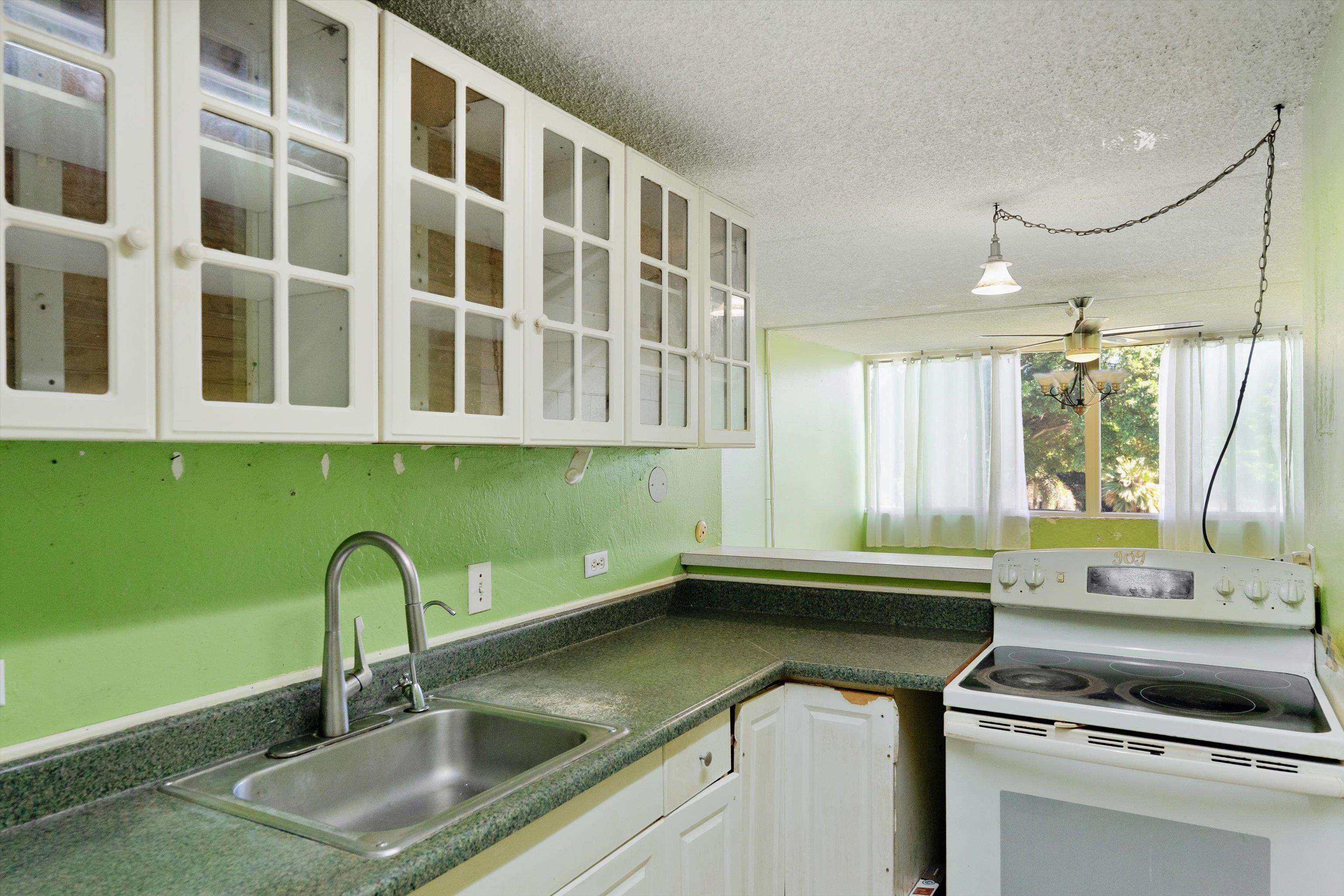 Harbor Lights condo # C-316, Kahului, Hawaii - photo 6 of 36