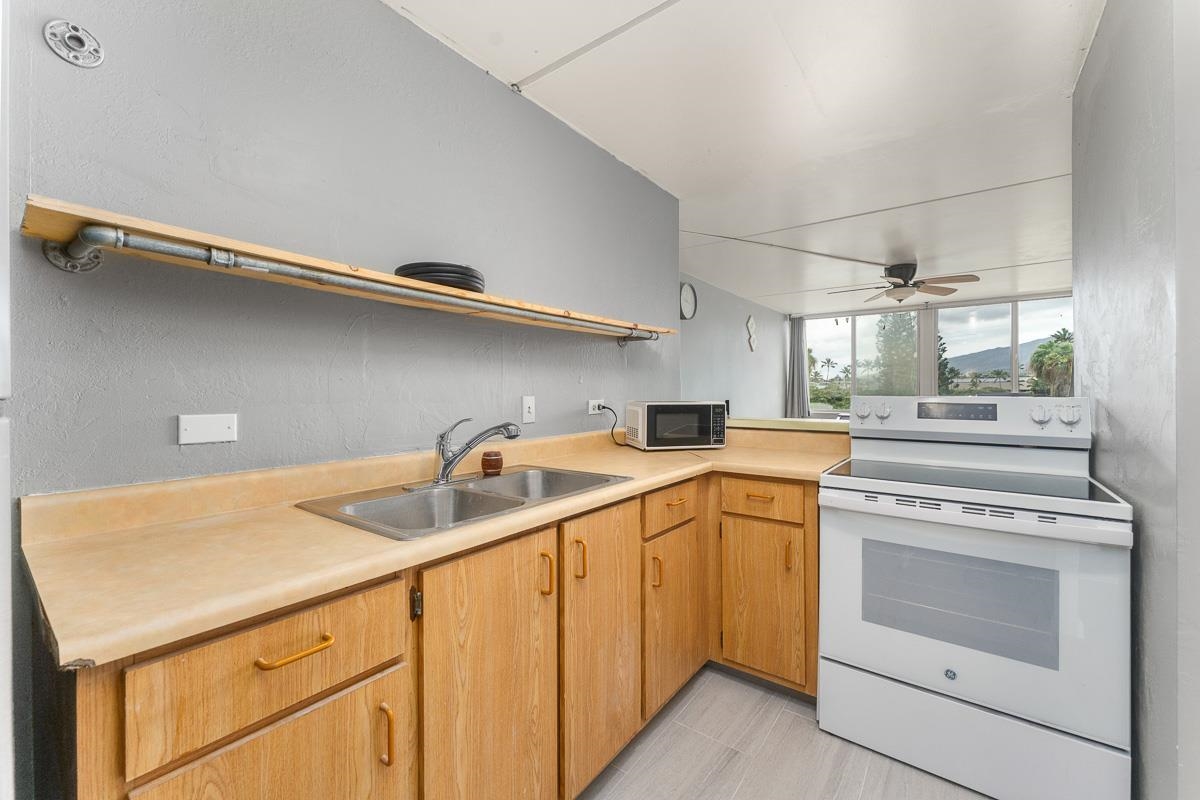 Harbor Lights condo # C-409, Kahului, Hawaii - photo 11 of 24