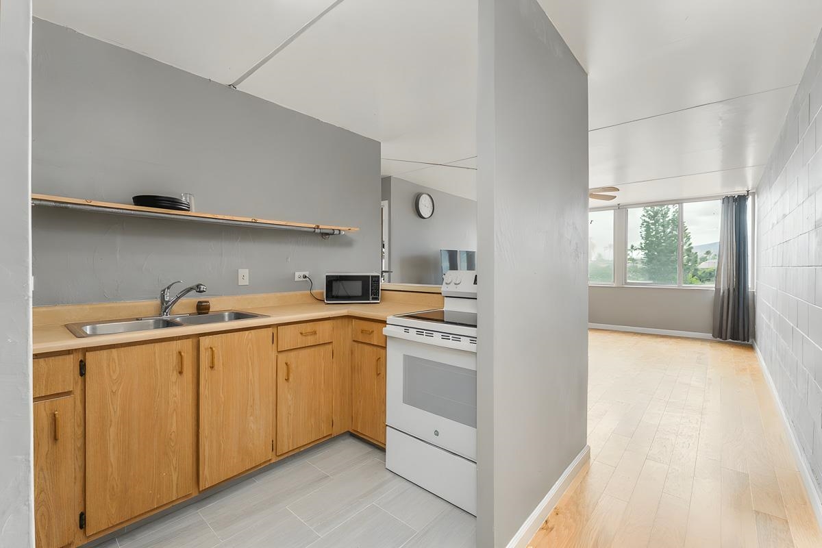 Harbor Lights condo # C-409, Kahului, Hawaii - photo 7 of 24