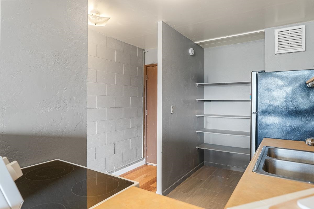 Harbor Lights condo # C-409, Kahului, Hawaii - photo 9 of 24