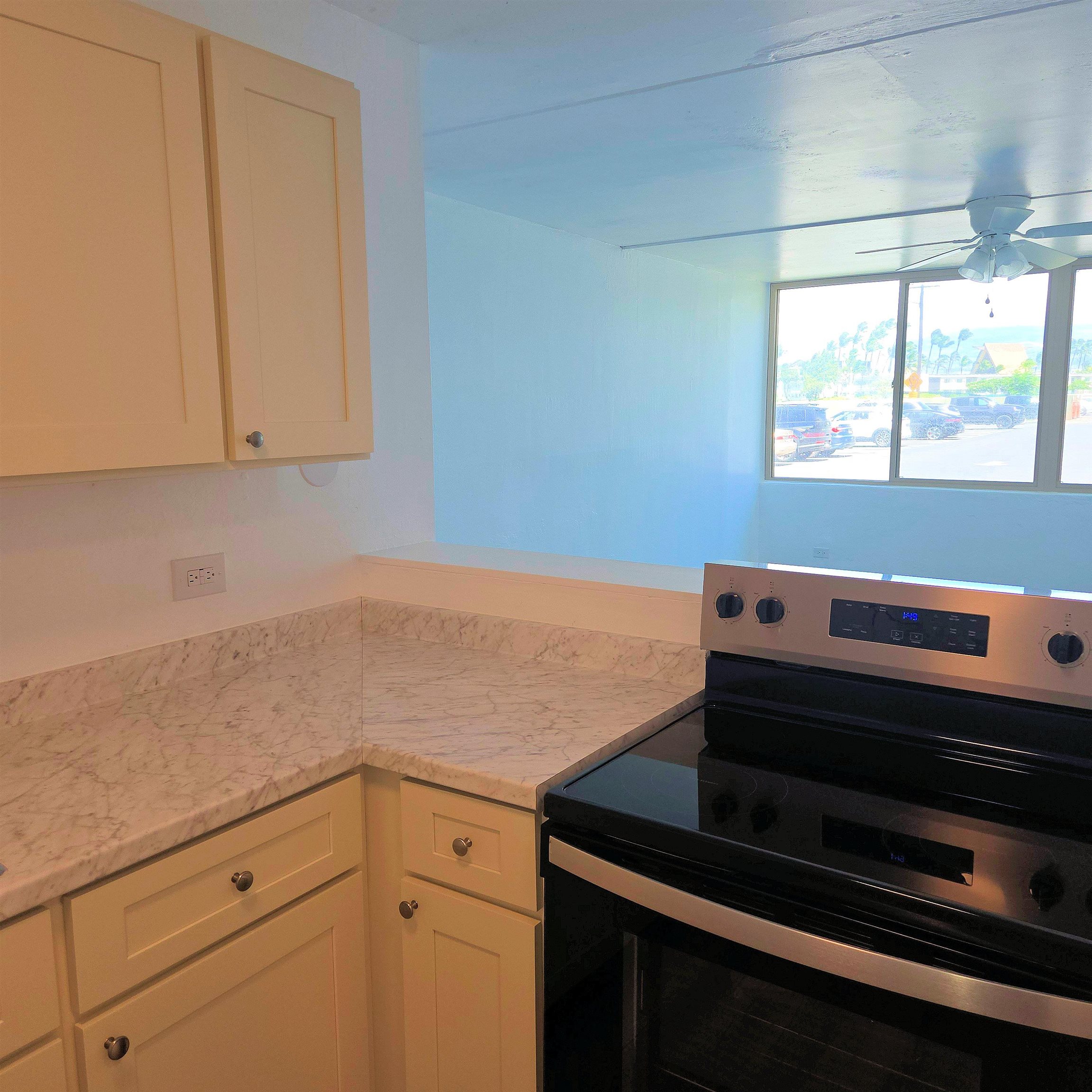 Harbor Lights condo # D-127, Kahului, Hawaii - photo 5 of 20