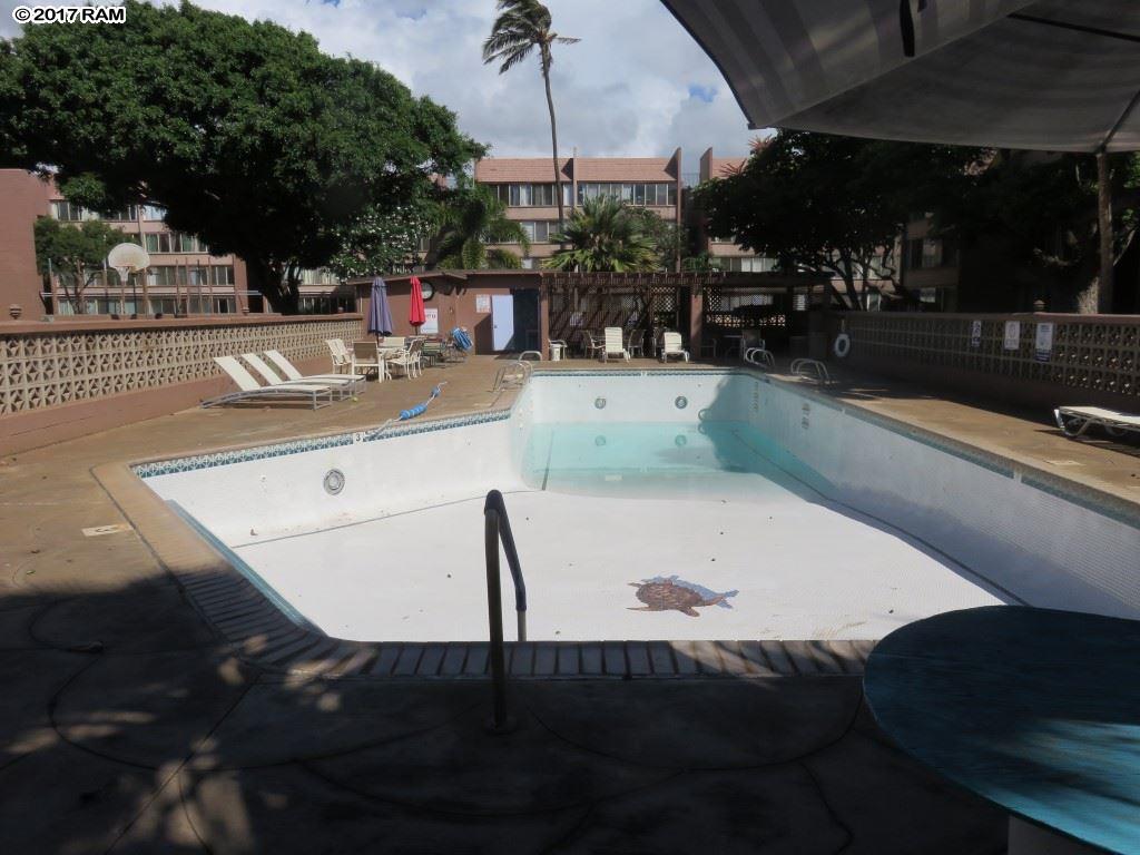 Harbor Lights condo # D205, Kahului, Hawaii - photo 8 of 12