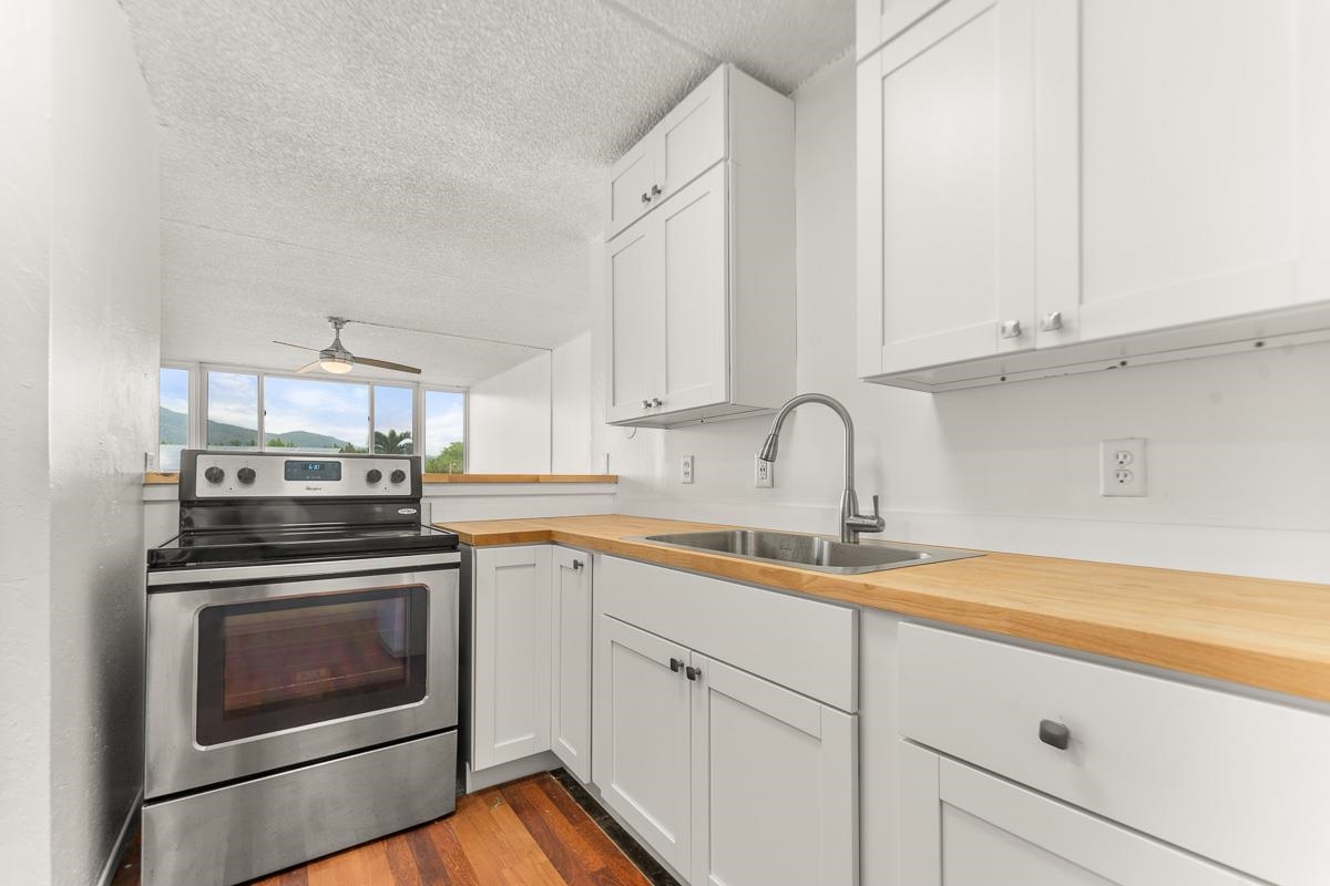 Harbor Lights condo # D212, Kahului, Hawaii - photo 4 of 24