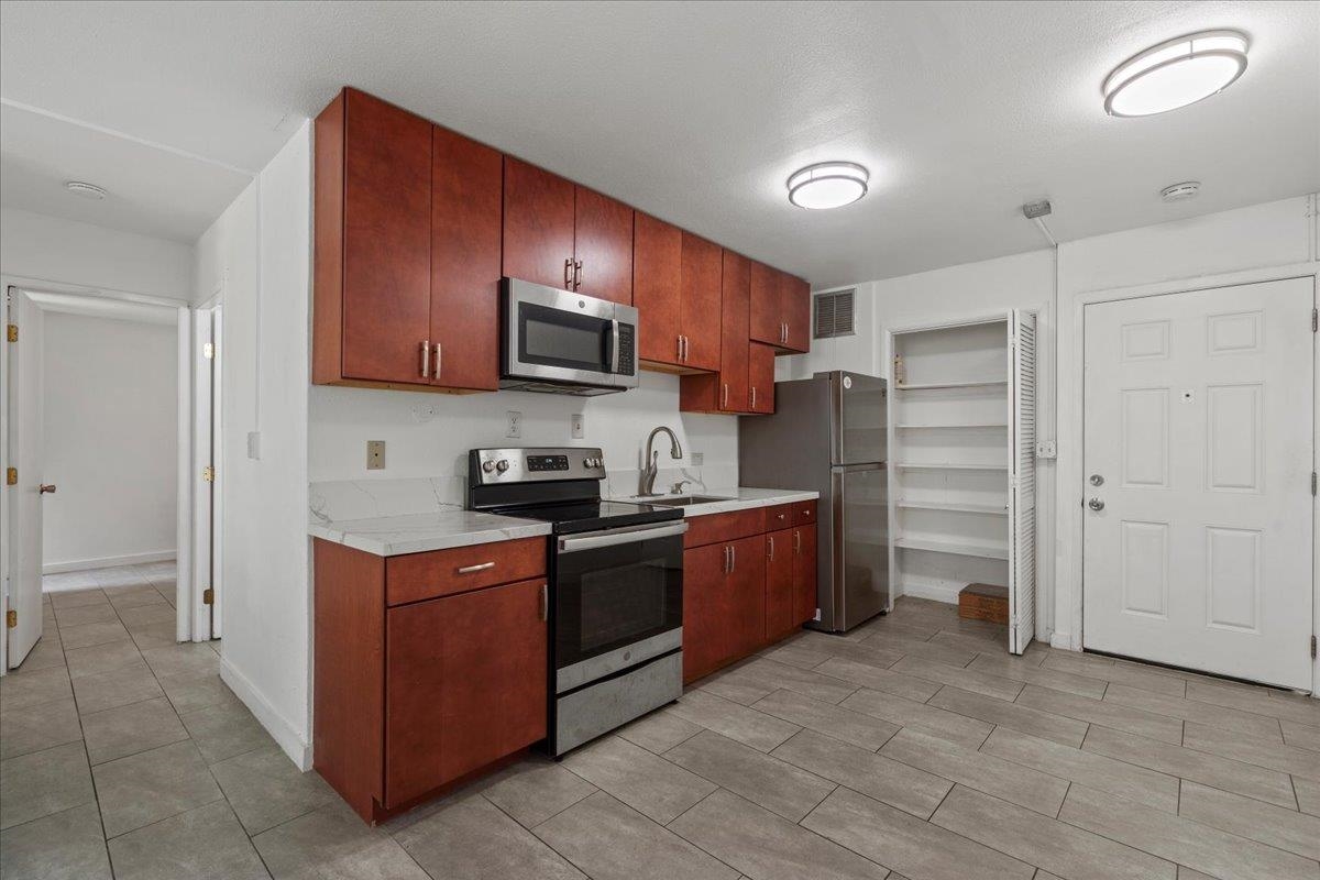 Harbor Lights condo # D221, Kahului, Hawaii - photo 11 of 34