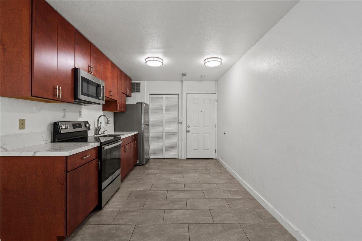Harbor Lights condo # D221, Kahului, Hawaii - photo 13 of 34