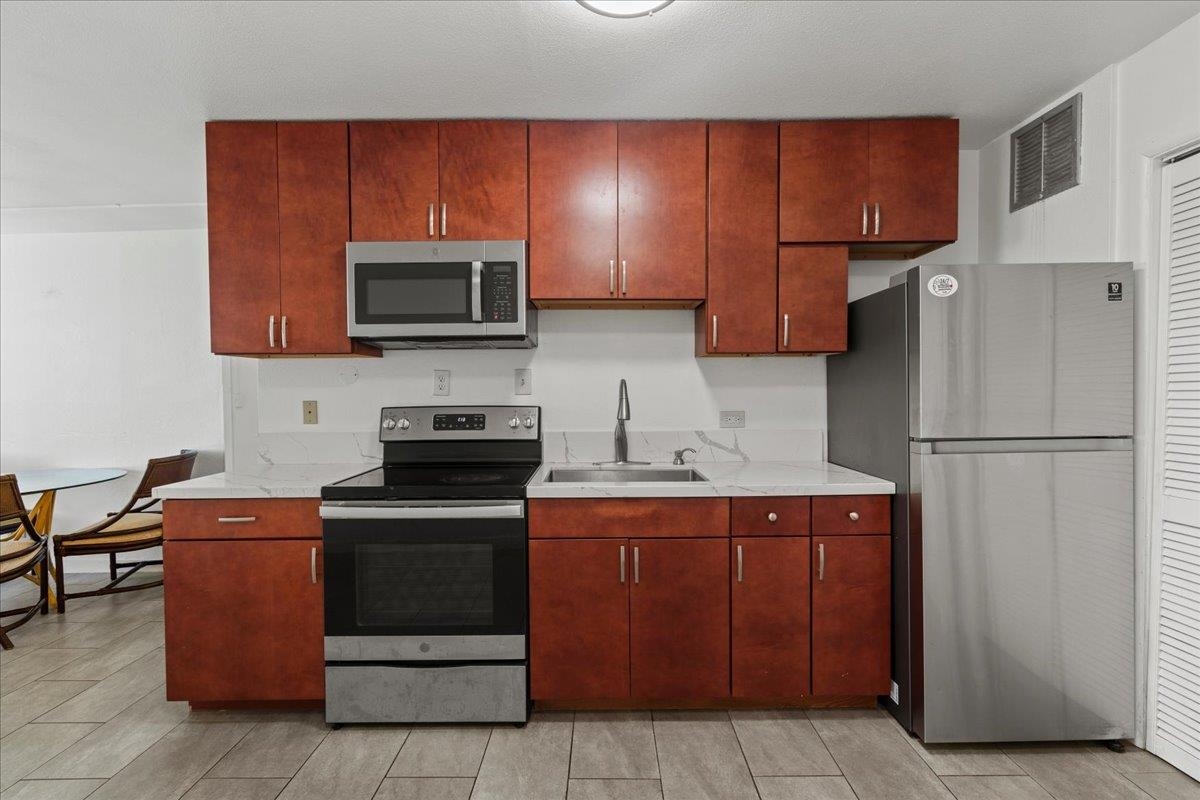 Harbor Lights condo # D221, Kahului, Hawaii - photo 10 of 34