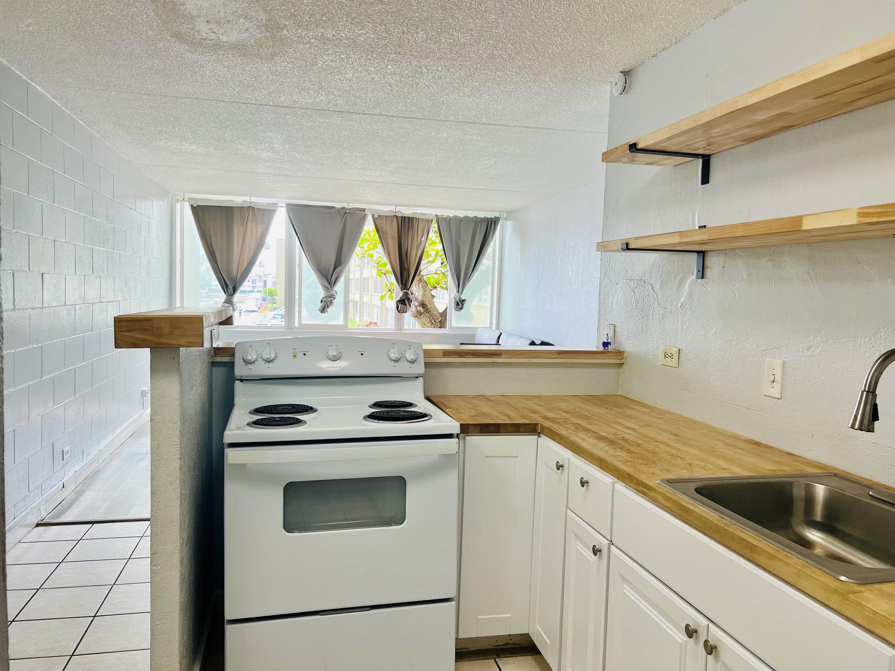 Harbor Lights condo # D225, Kahului, Hawaii - photo 23 of 31