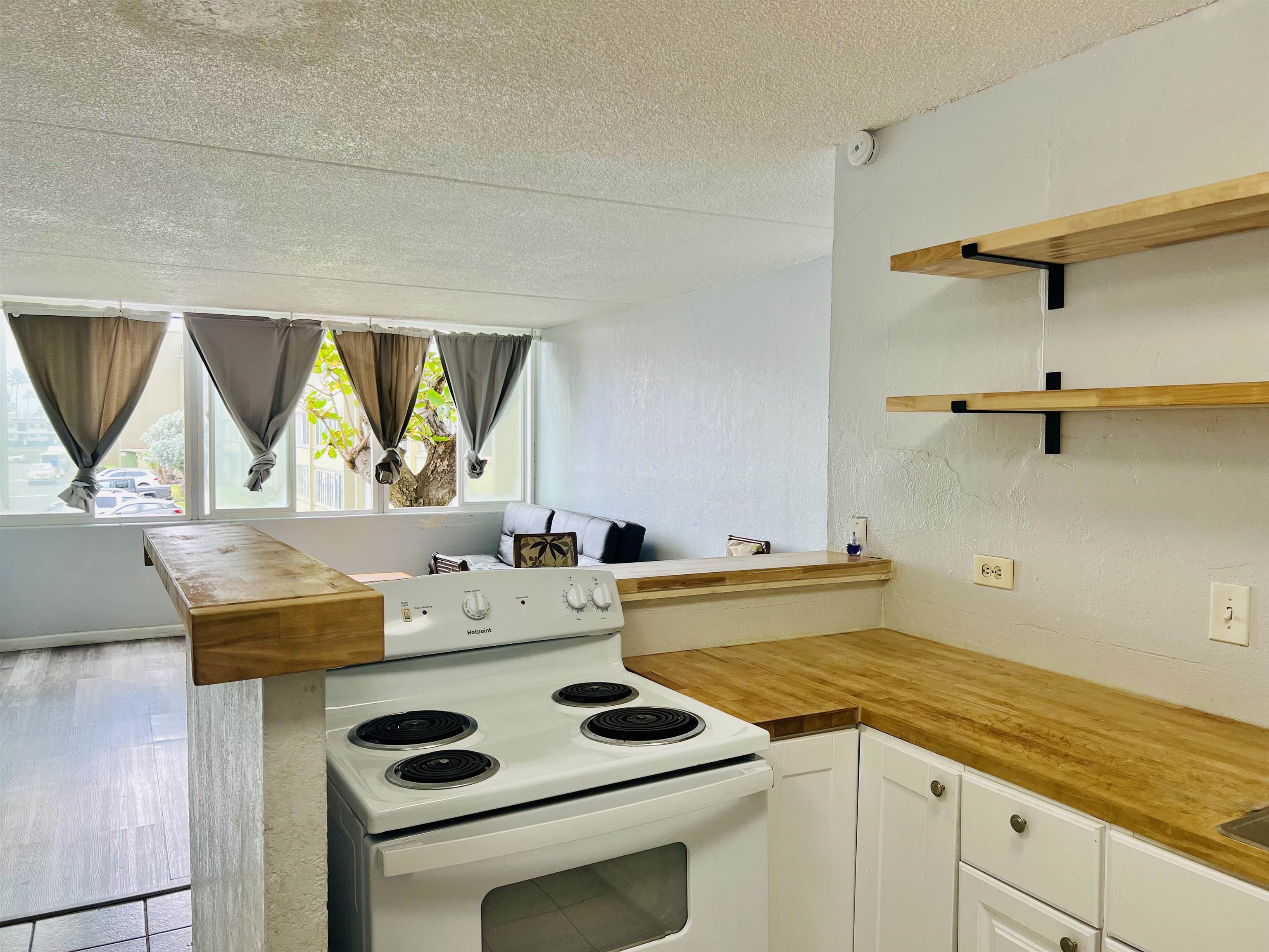 Harbor Lights condo # D225, Kahului, Hawaii - photo 6 of 31