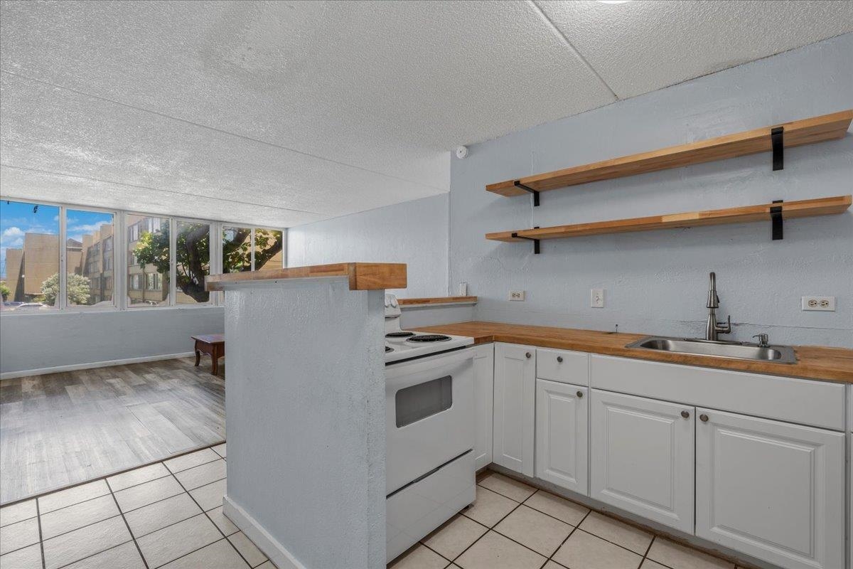 Harbor Lights condo # D225, Kahului, Hawaii - photo 4 of 29