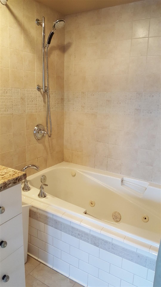 Harbor Lights condo # D302, Kahului, Hawaii - photo 22 of 23