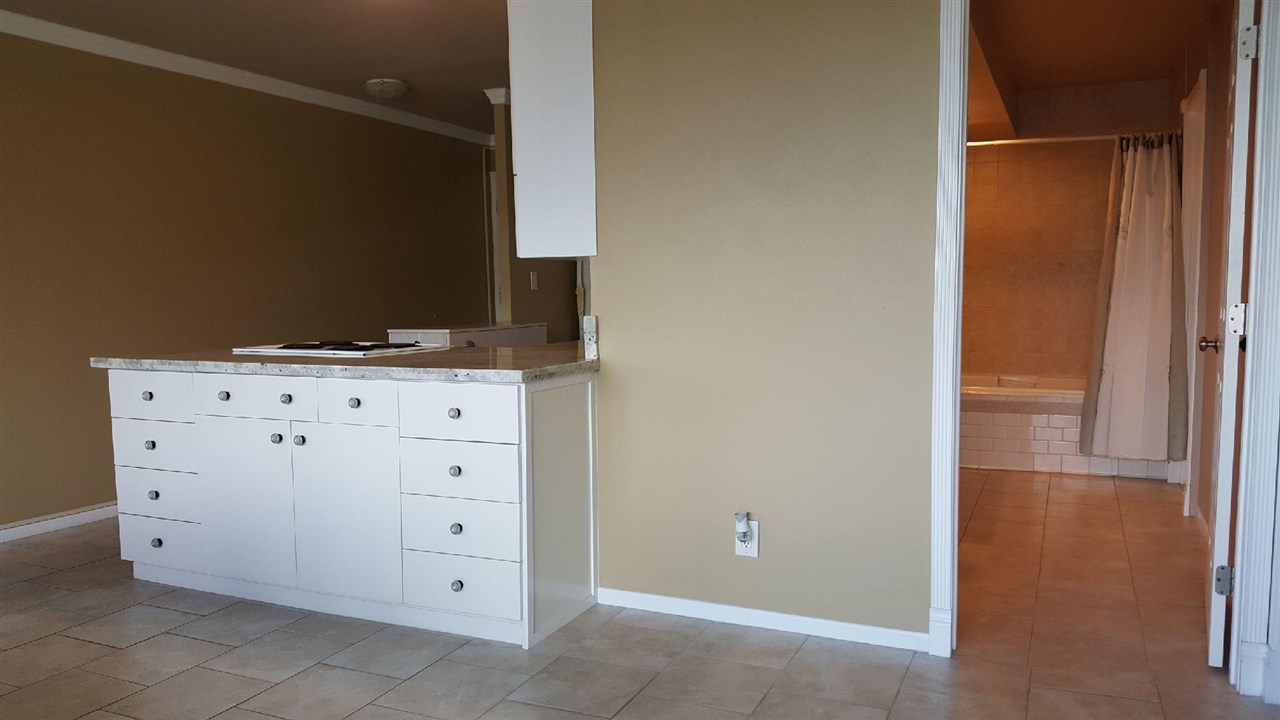 Harbor Lights condo # D302, Kahului, Hawaii - photo 5 of 23