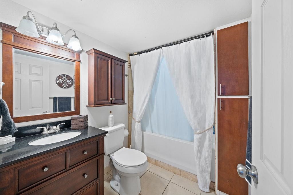 Harbor Lights condo # D306, Kahului, Hawaii - photo 22 of 48