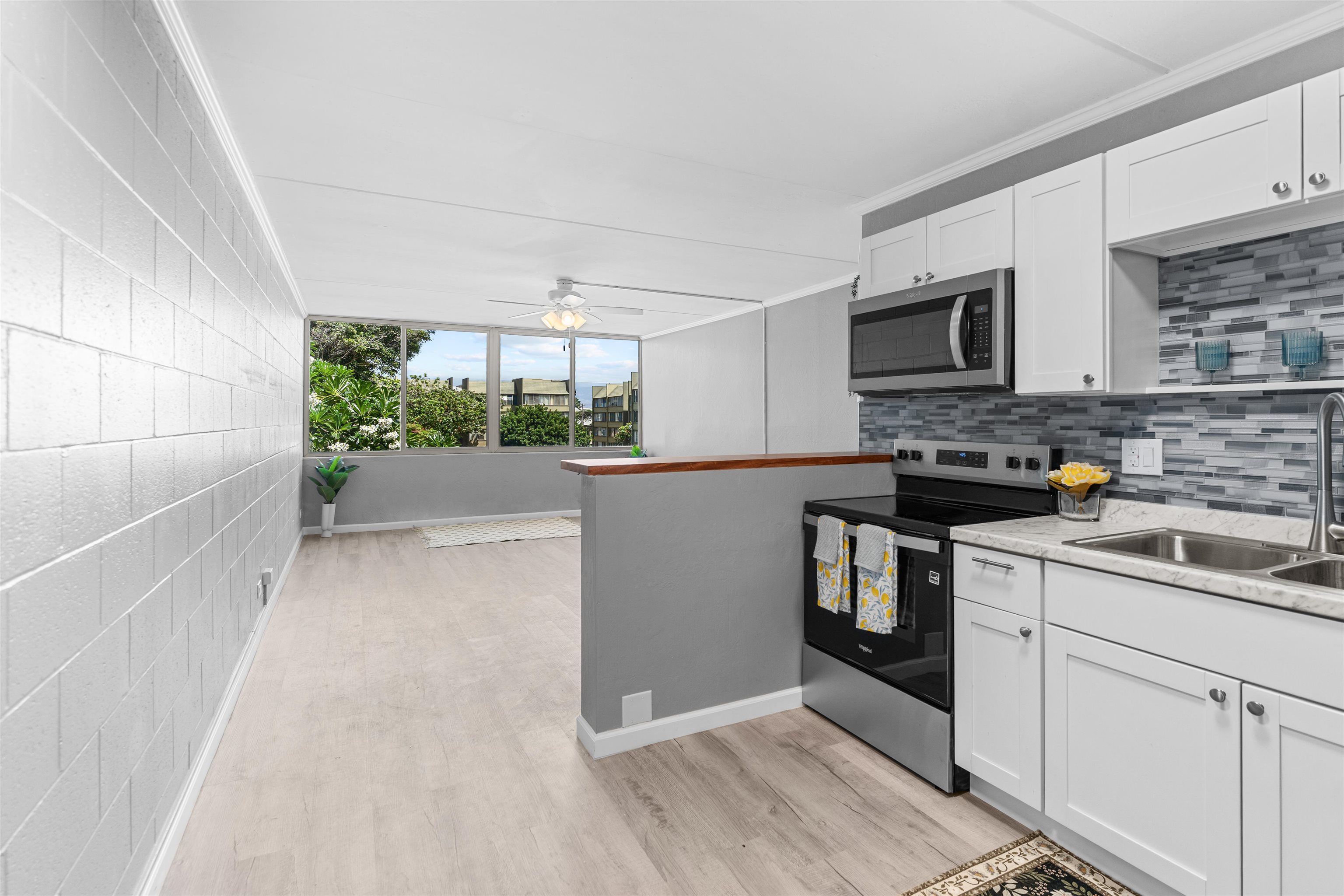 Harbor Lights condo # D309, Kahului, Hawaii - photo 4 of 26