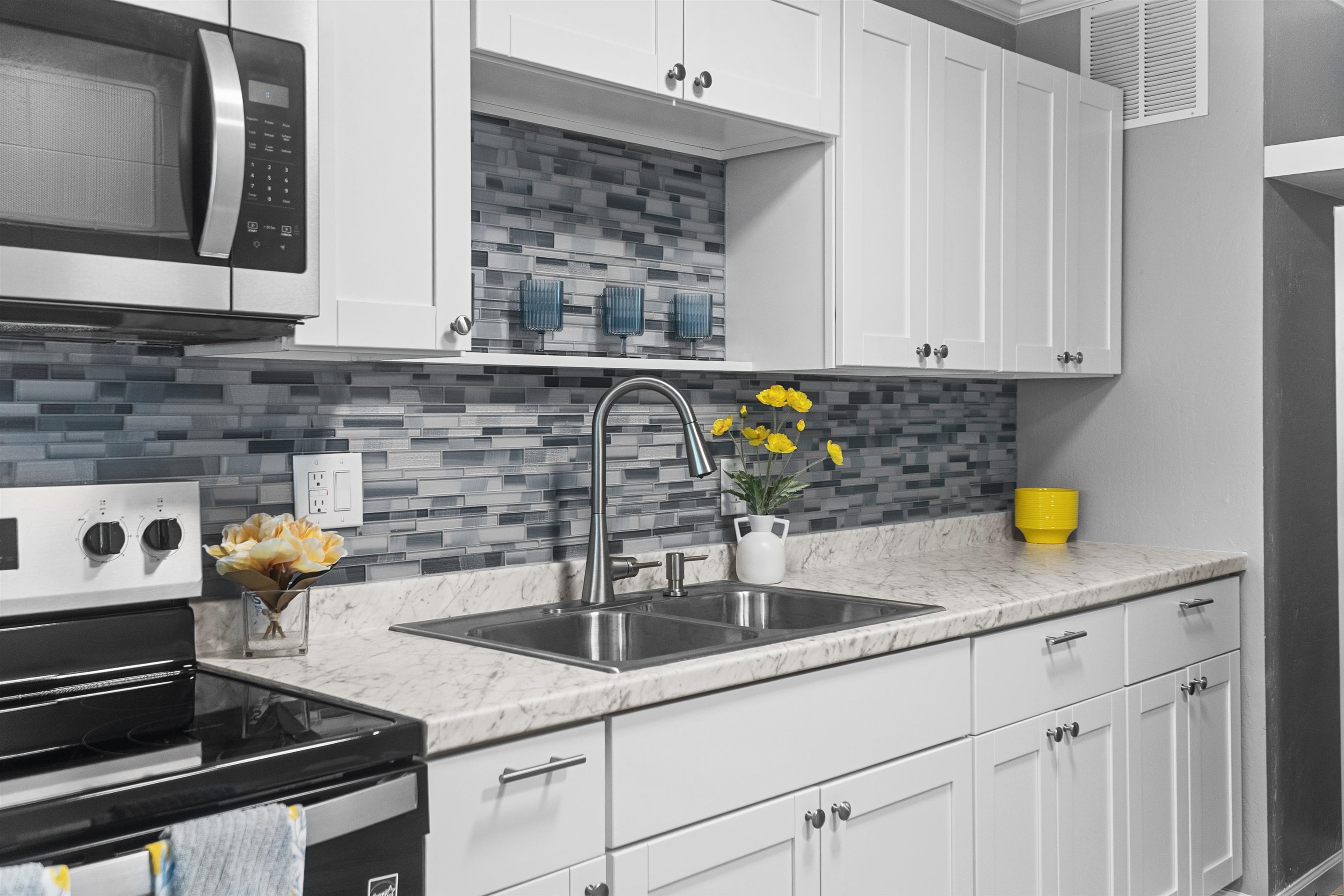 Harbor Lights condo # D309, Kahului, Hawaii - photo 5 of 26