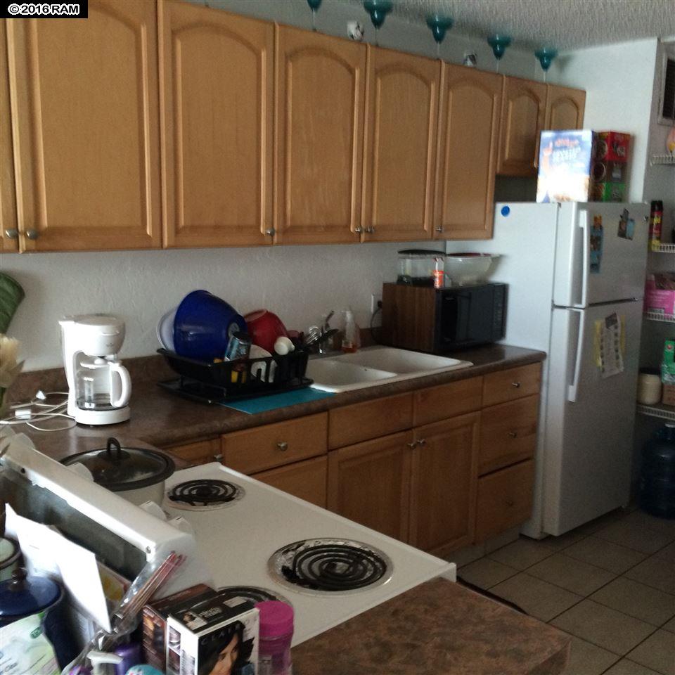 Harbor Lights condo # D-312, Kahului, Hawaii - photo 2 of 6