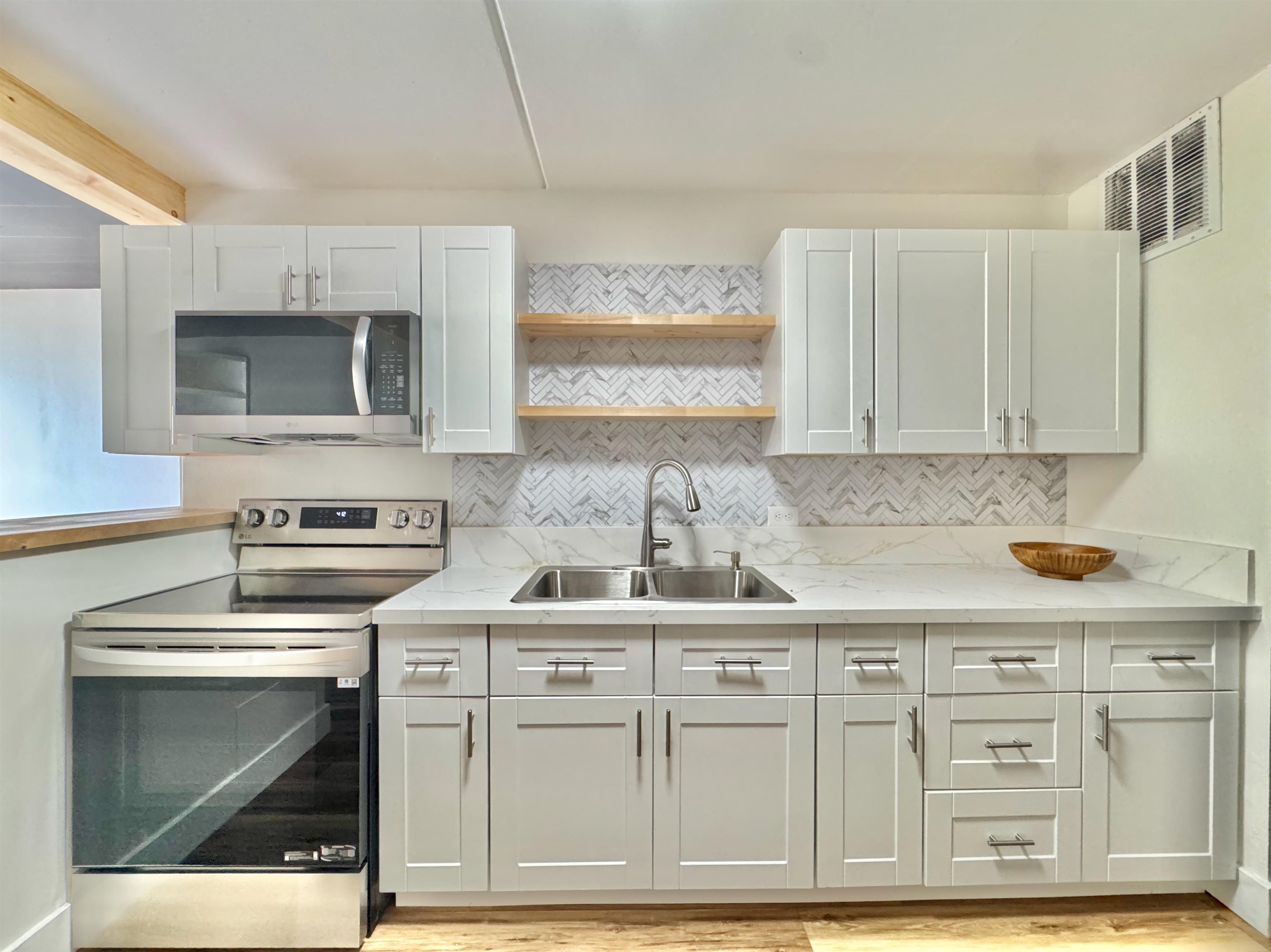 Harbor Lights condo # D-321, Kahului, Hawaii - photo 19 of 29