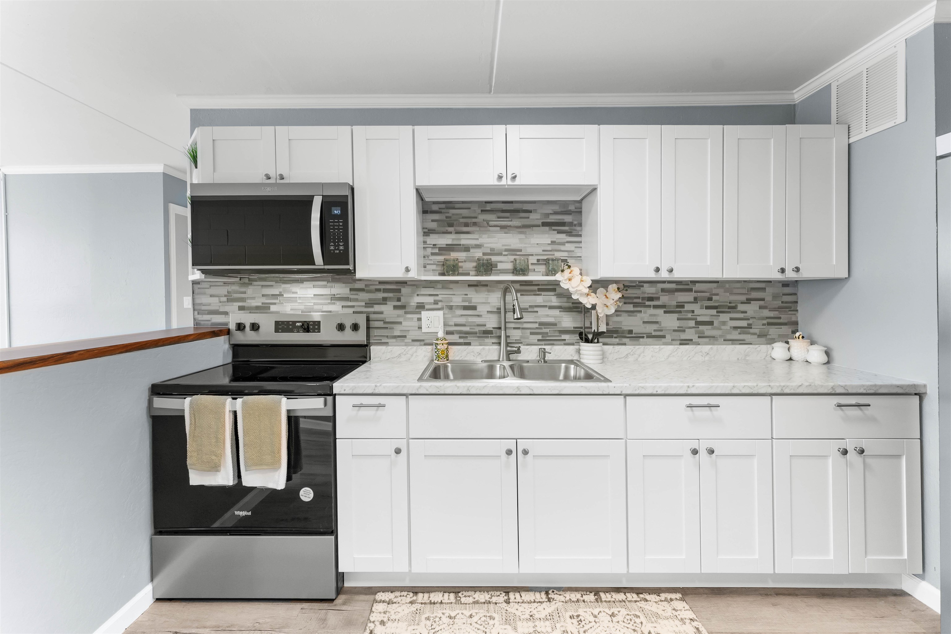 Harbor Lights condo # D328, Kahului, Hawaii - photo 2 of 27