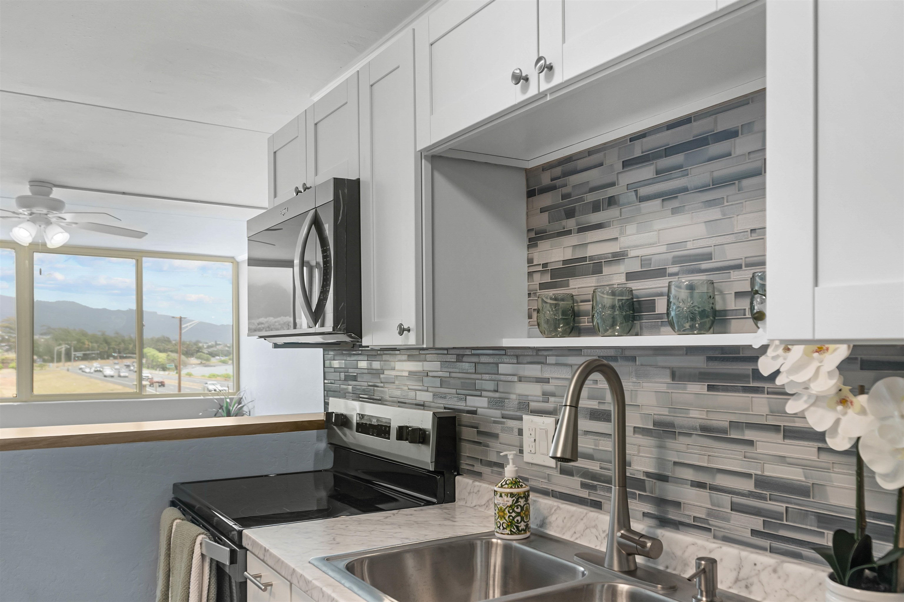 Harbor Lights condo # D328, Kahului, Hawaii - photo 3 of 27