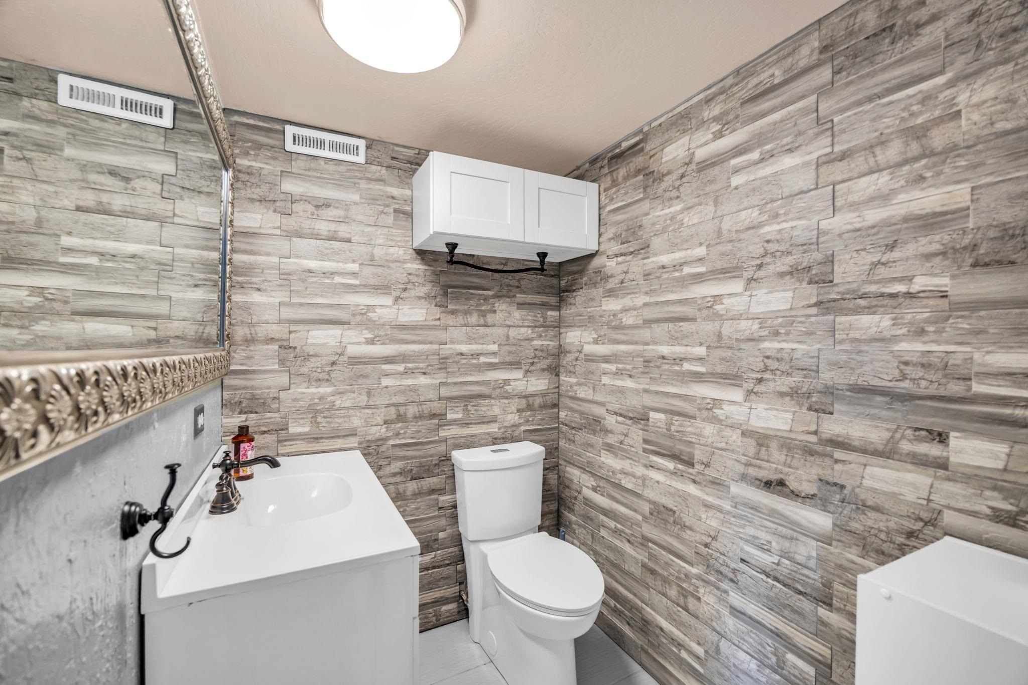 Harbor Lights condo # D402, Kahului, Hawaii - photo 23 of 35