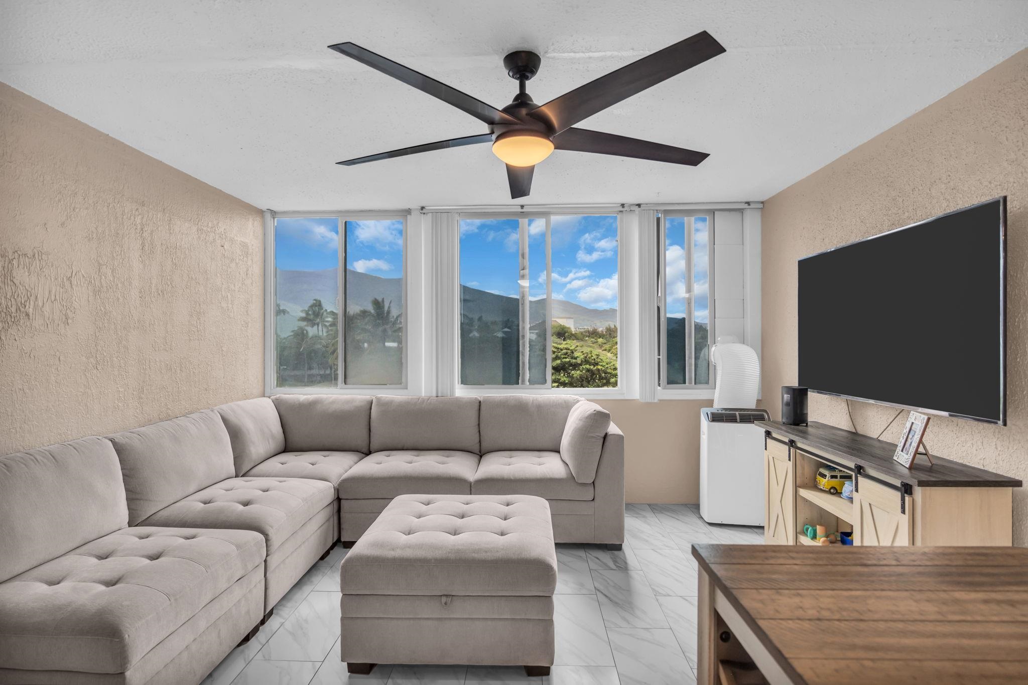 Harbor Lights condo # D402, Kahului, Hawaii - photo 7 of 35