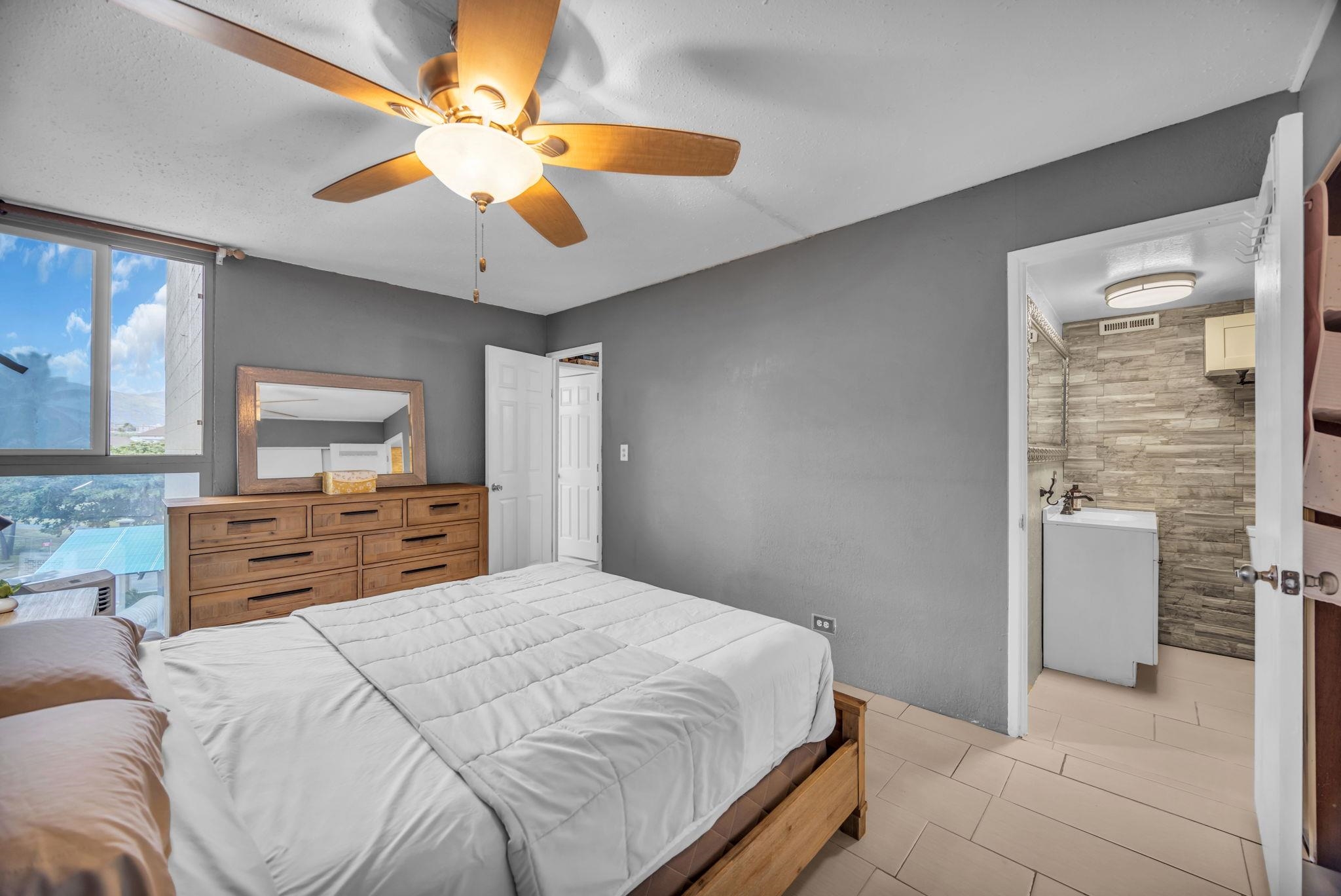 Harbor Lights condo # D-402, Kahului, Hawaii - photo 18 of 27