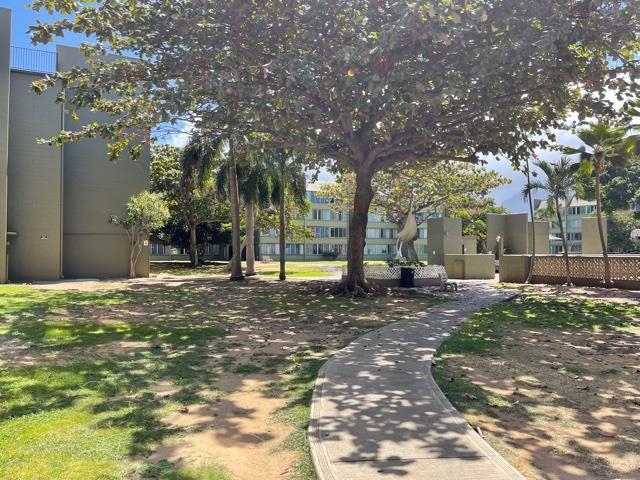 Harbor Lights condo # D-405, Kahului, Hawaii - photo 2 of 3