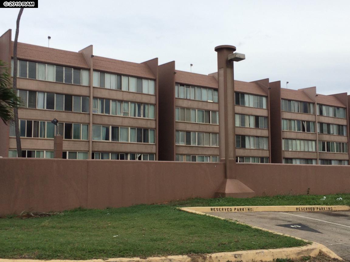 Harbor Lights condo # D-411, Kahului, Hawaii - photo 2 of 4